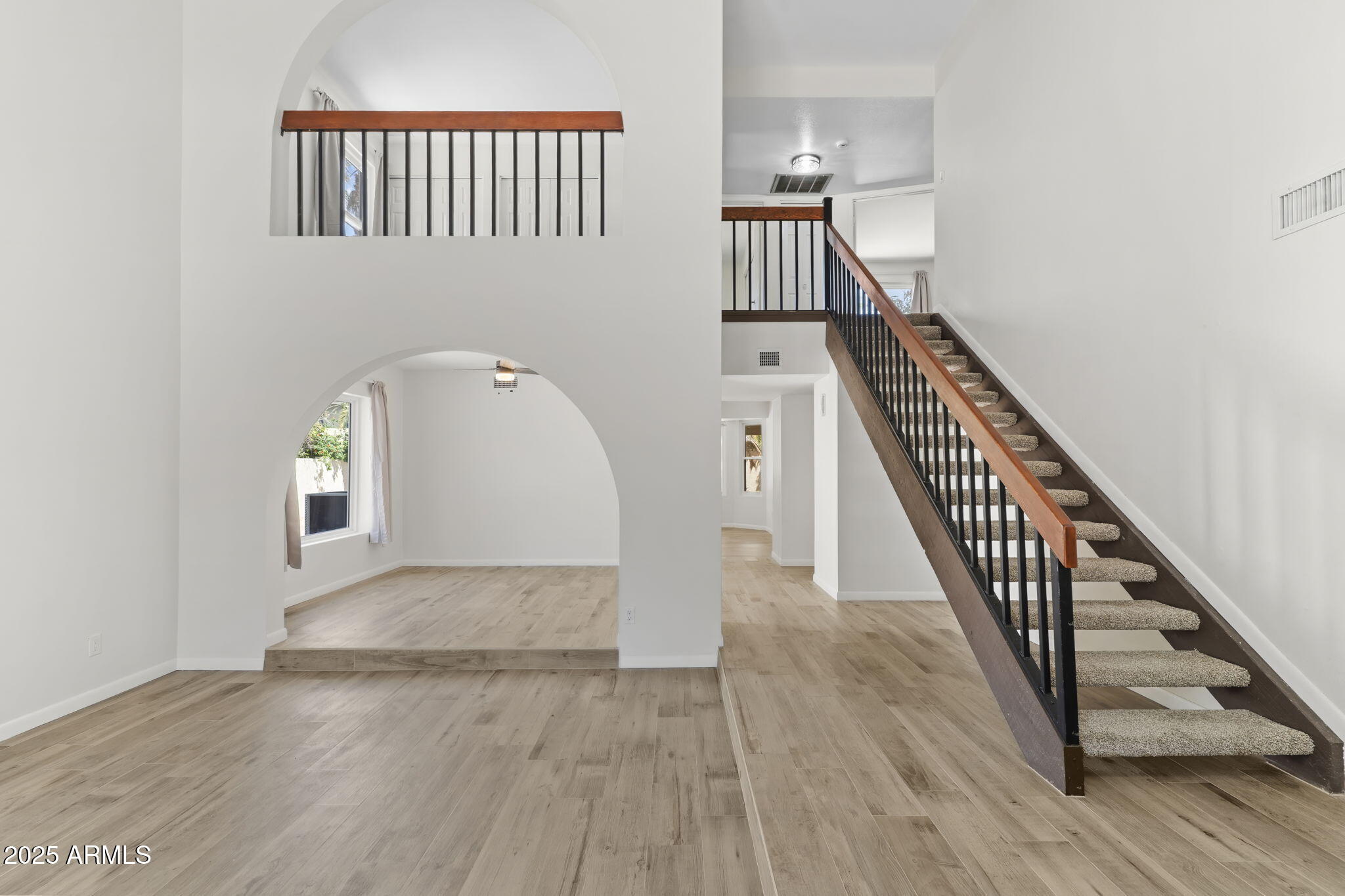 2619 S Los Altos