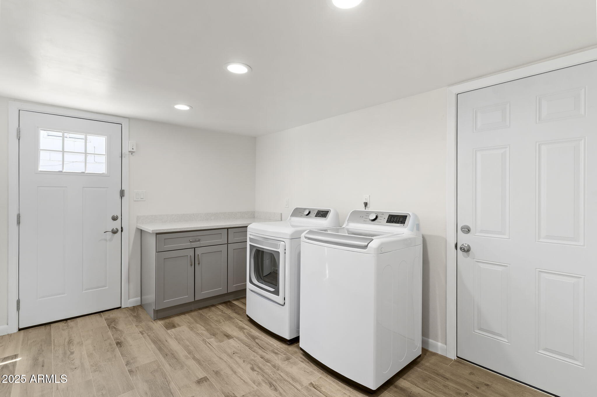 2619 S Los Altos