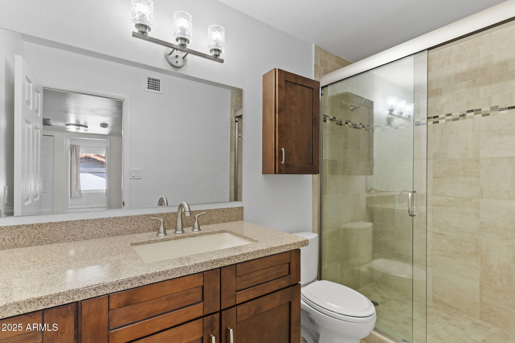 2619 S Los Altos
