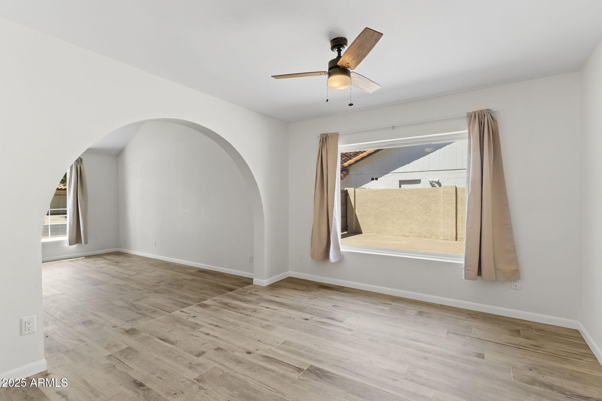 2619 S Los Altos