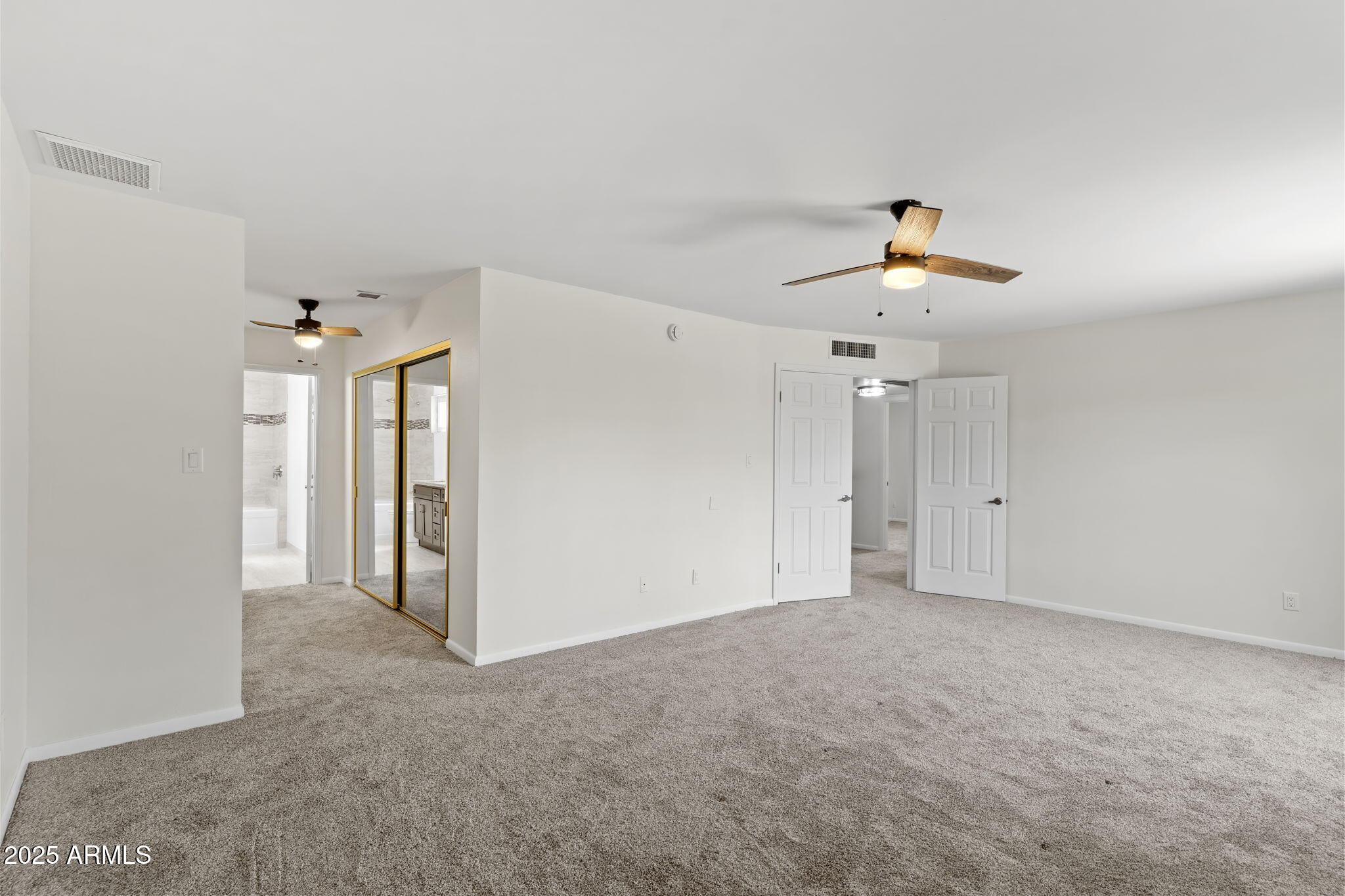 2619 S Los Altos