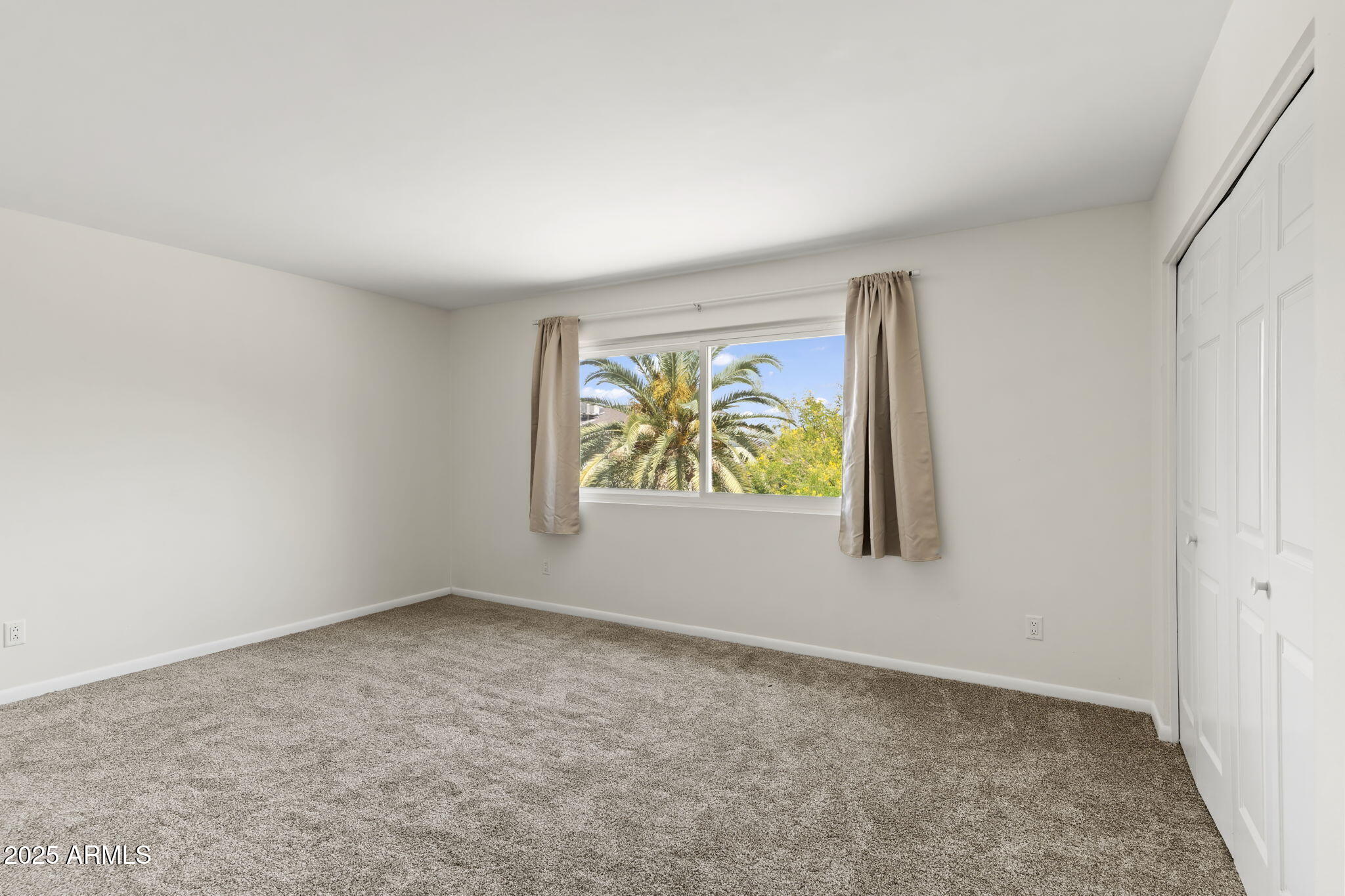 2619 S Los Altos