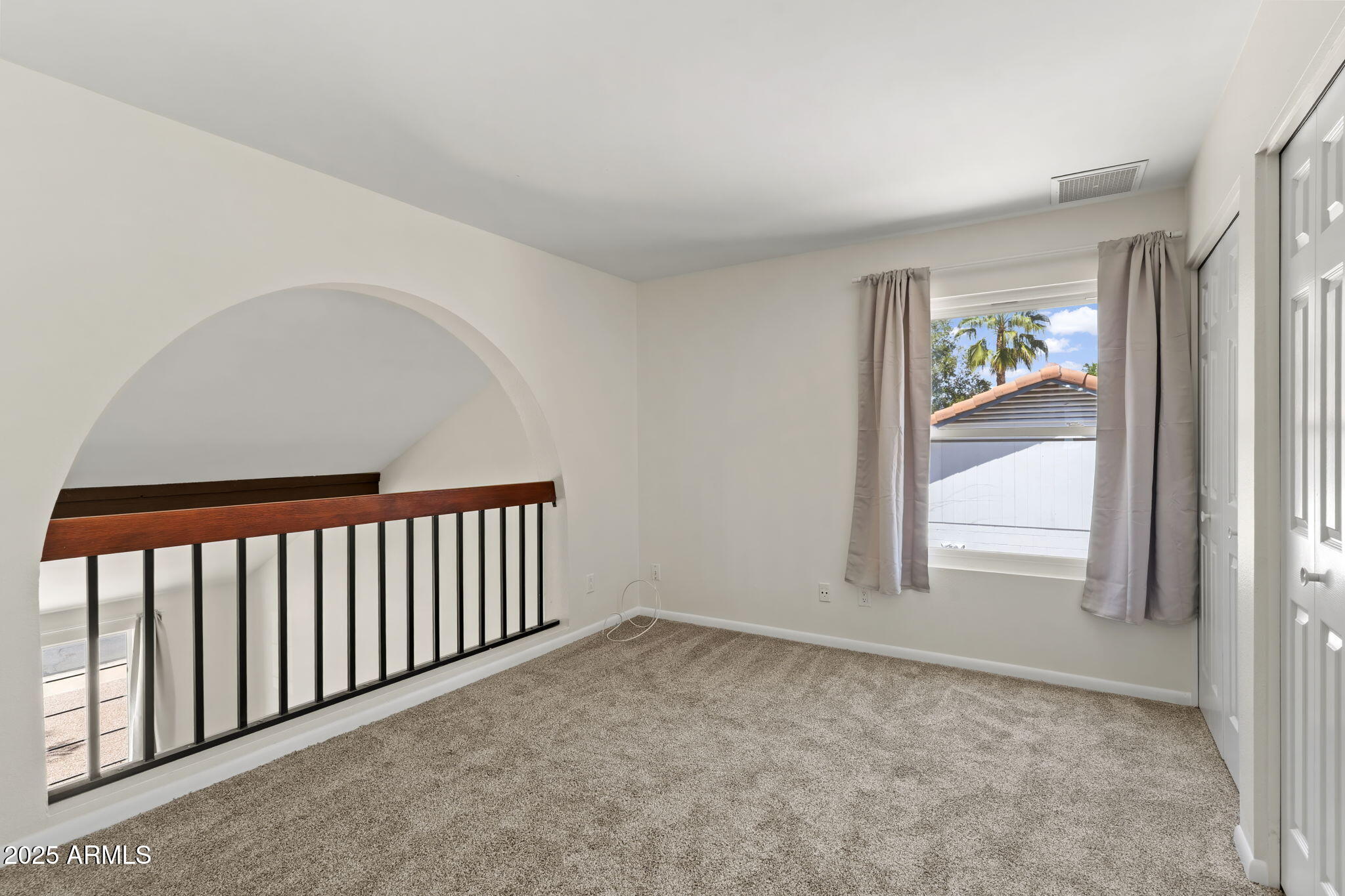 2619 S Los Altos
