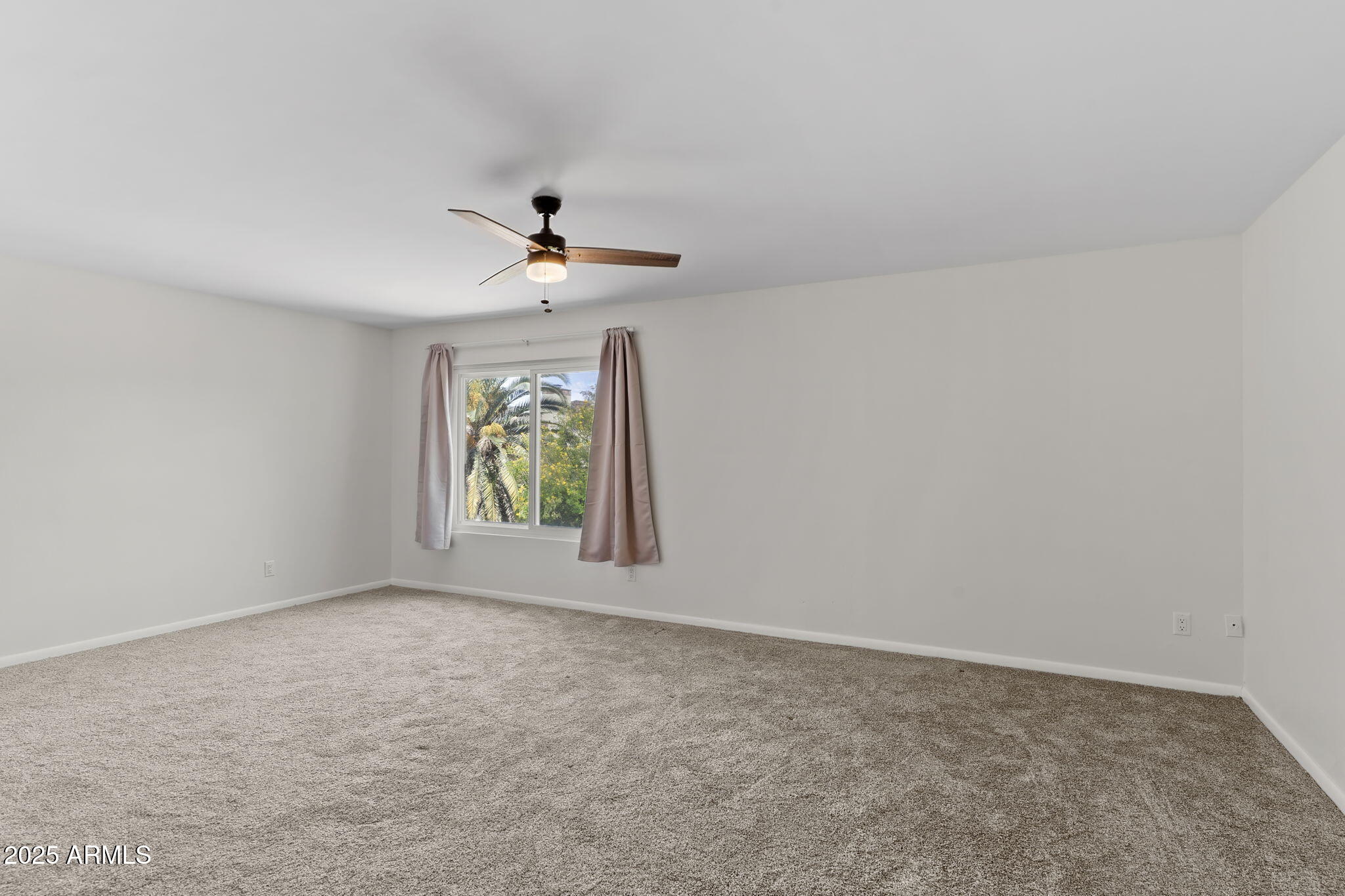 2619 S Los Altos