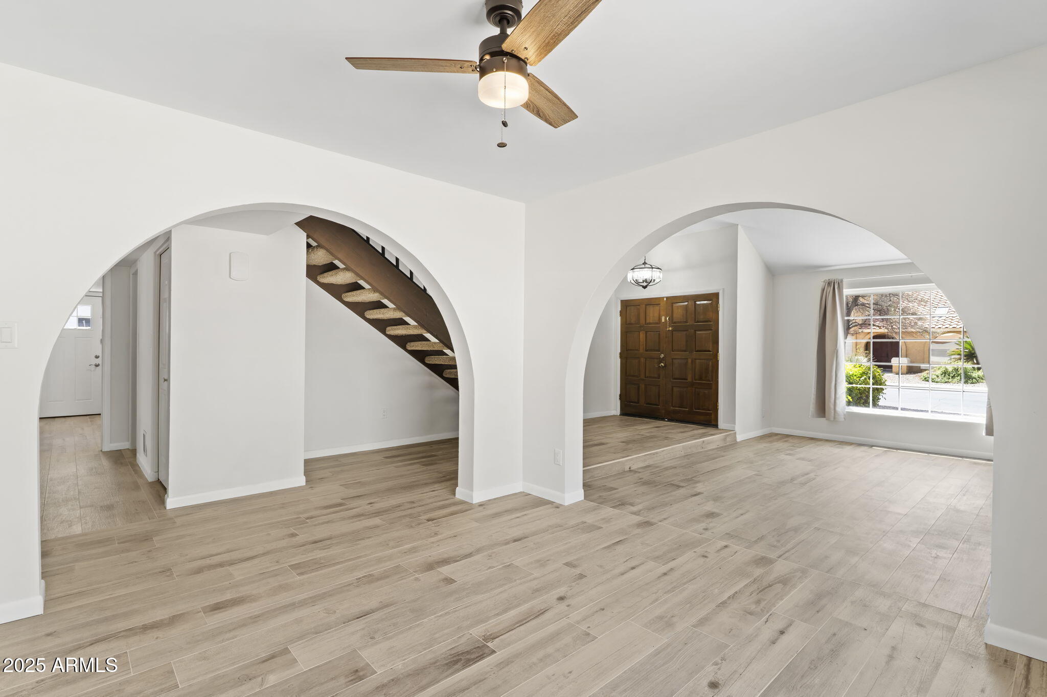 2619 S Los Altos