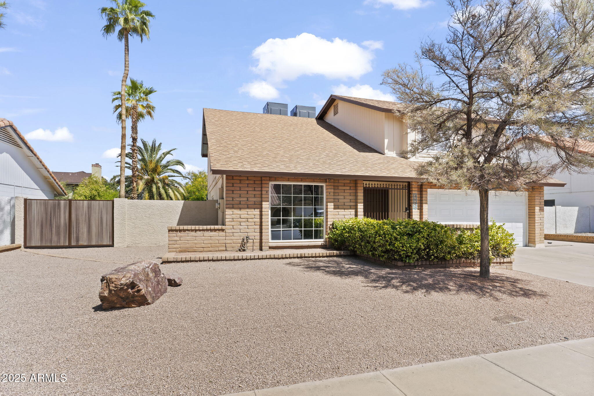 2619 S Los Altos