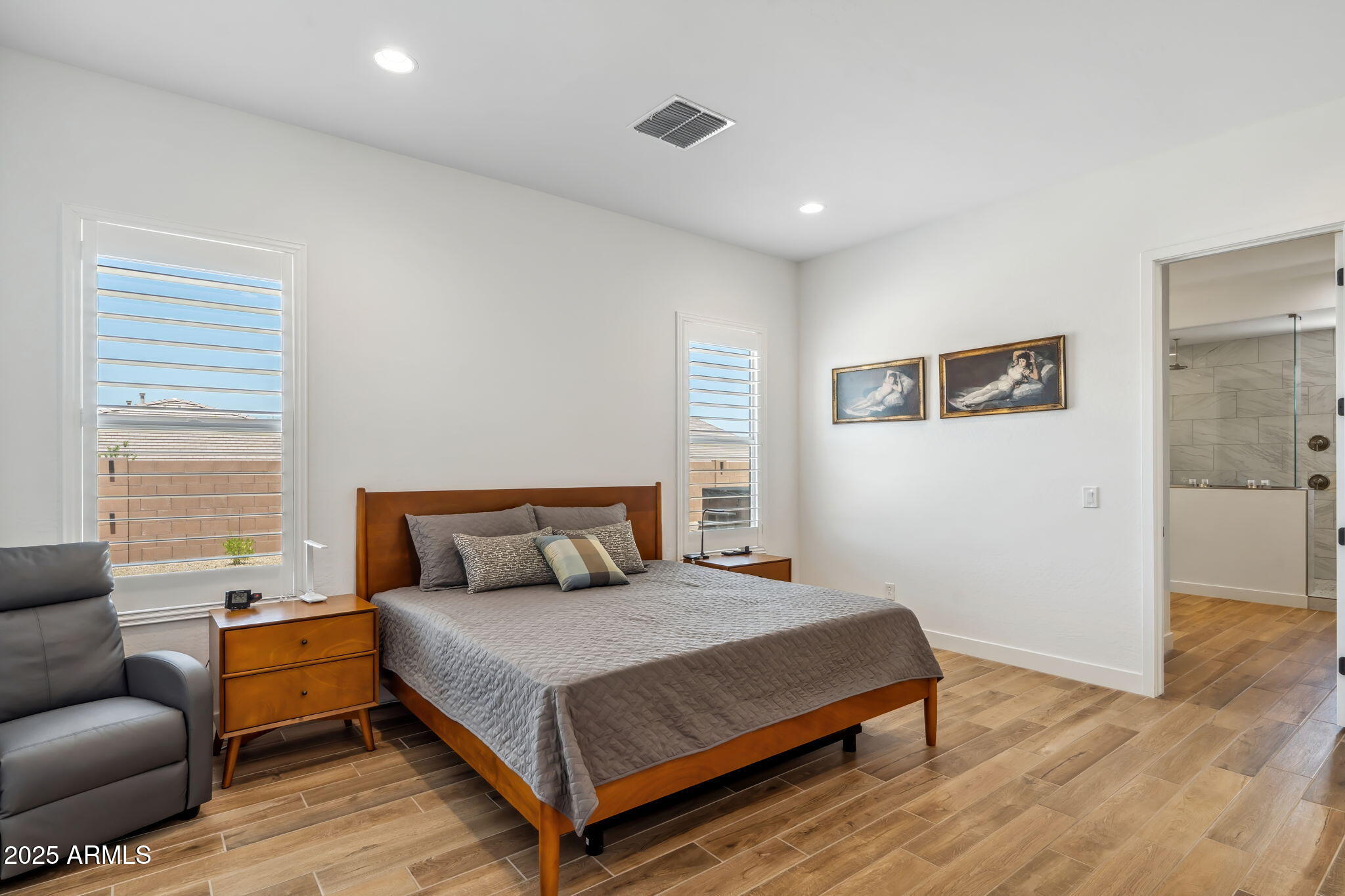 3366 E CONSTANCE Way