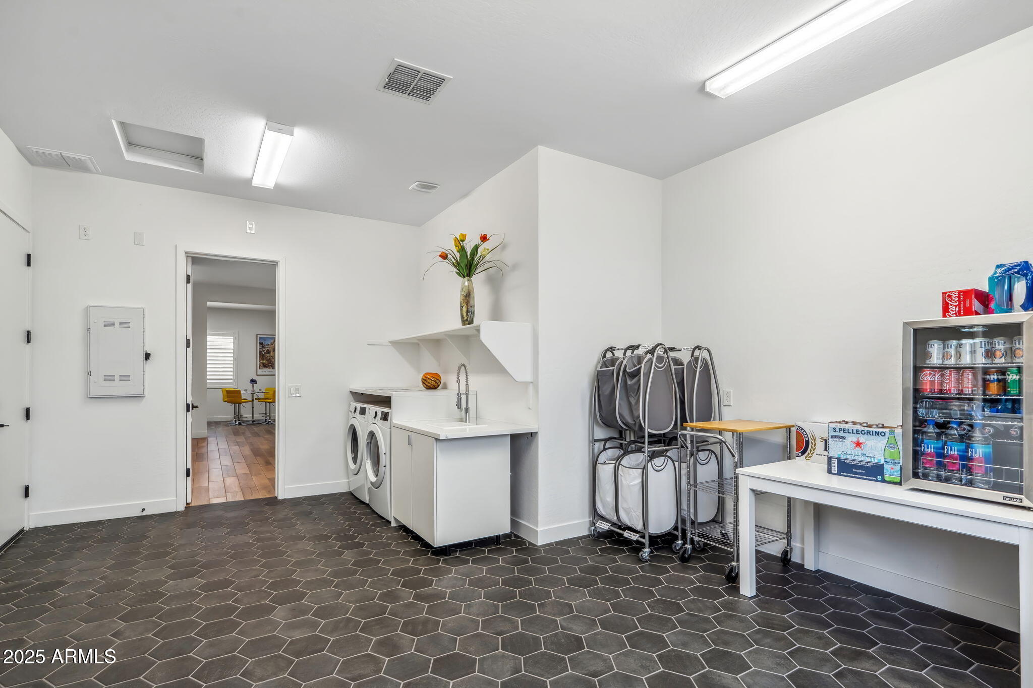 3366 E CONSTANCE Way