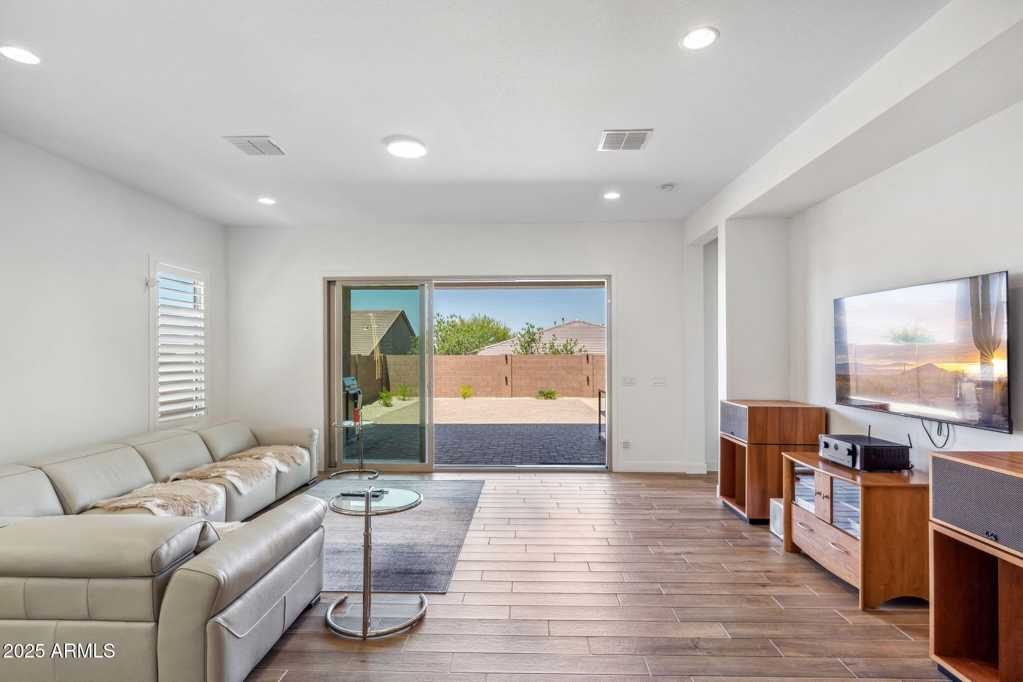 3366 E CONSTANCE Way
