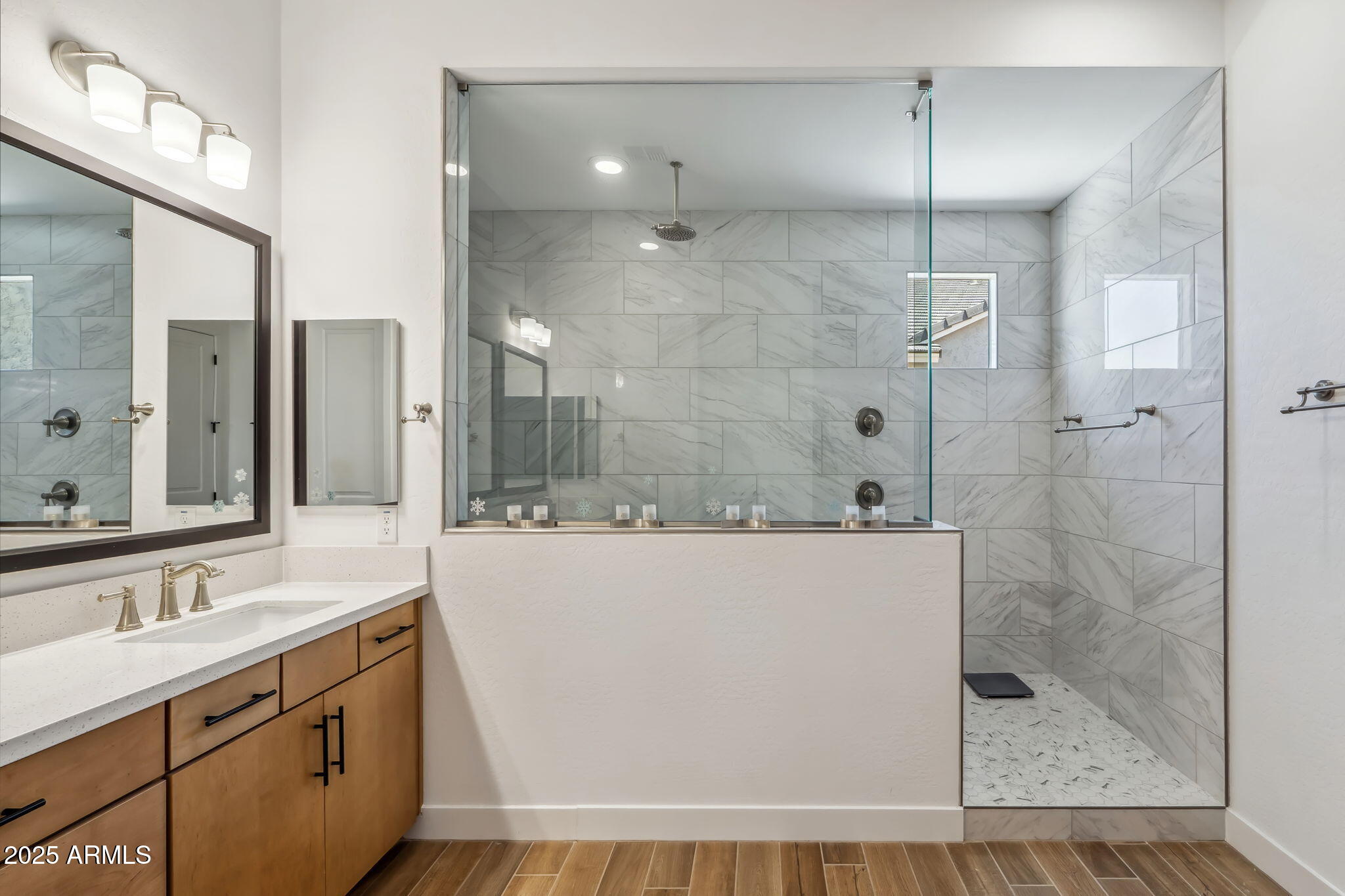3366 E CONSTANCE Way