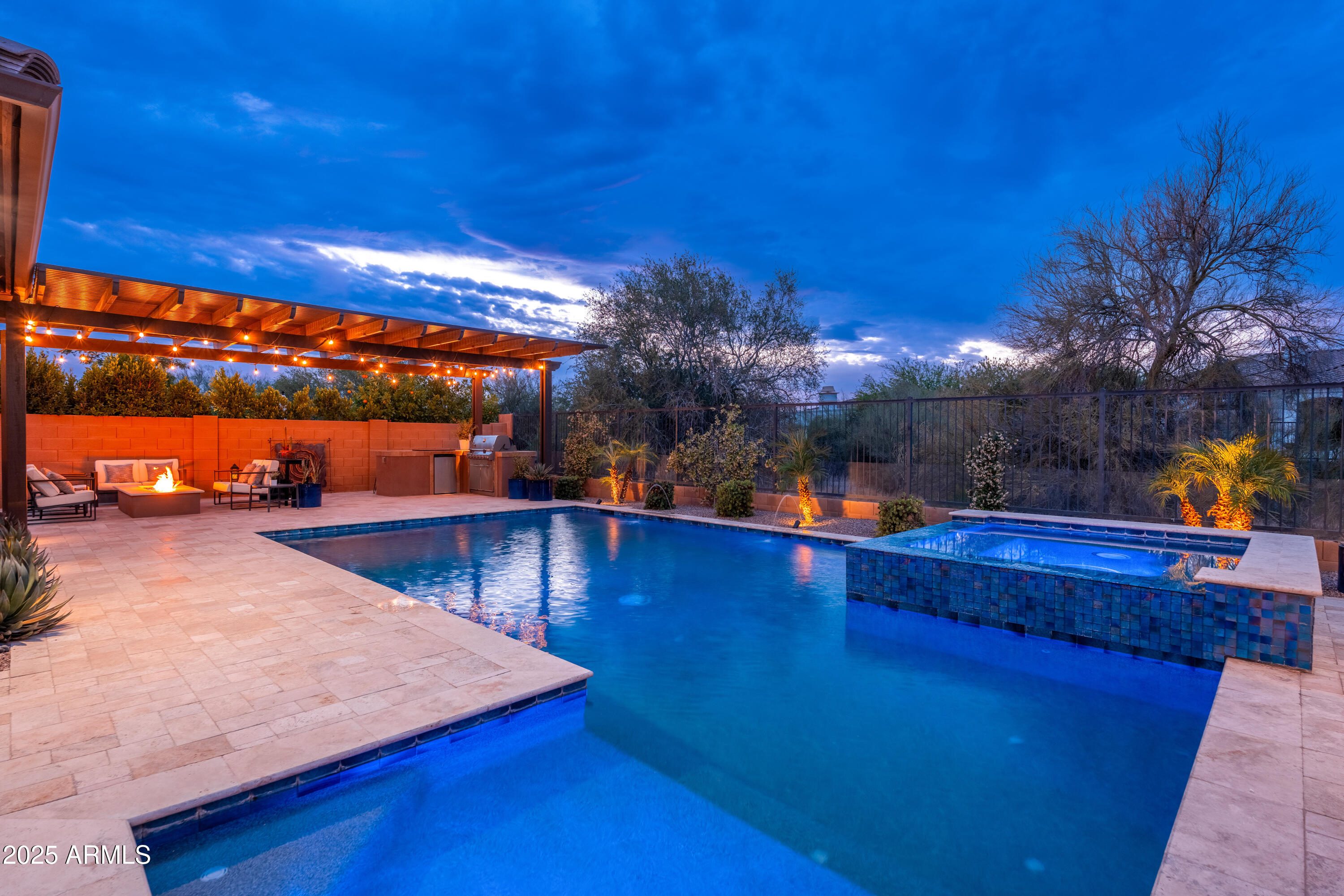 5428 E WINDSTONE Trail