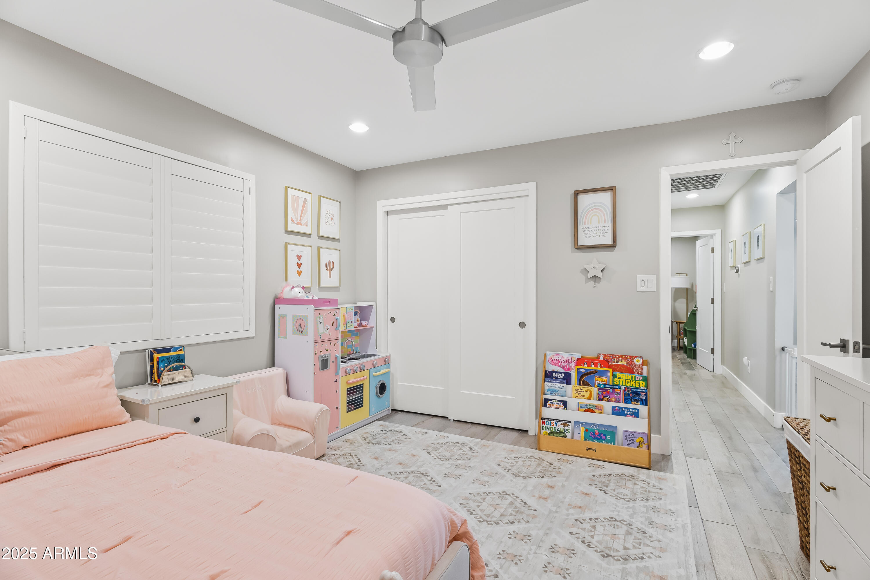 6721 N 14TH Place