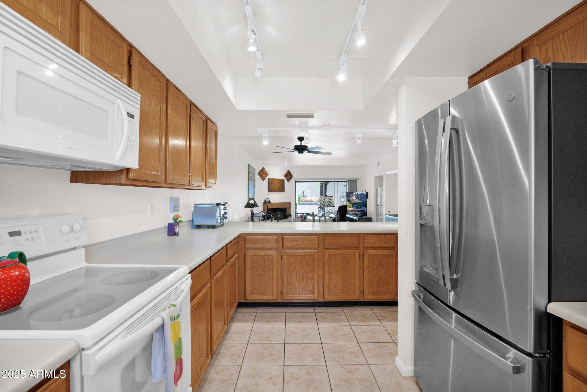 8651 E ROYAL PALM Road, 121