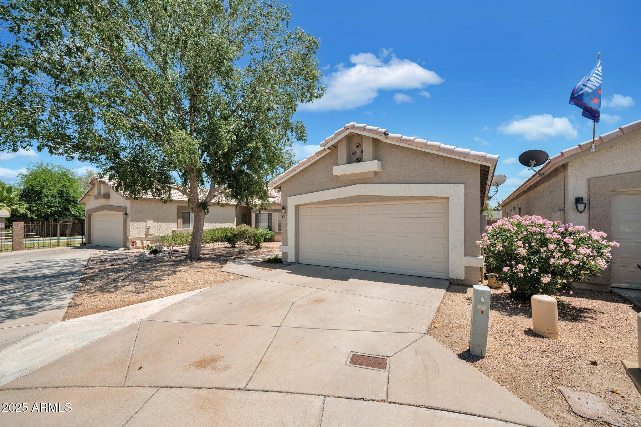 2917 E NISBET Court