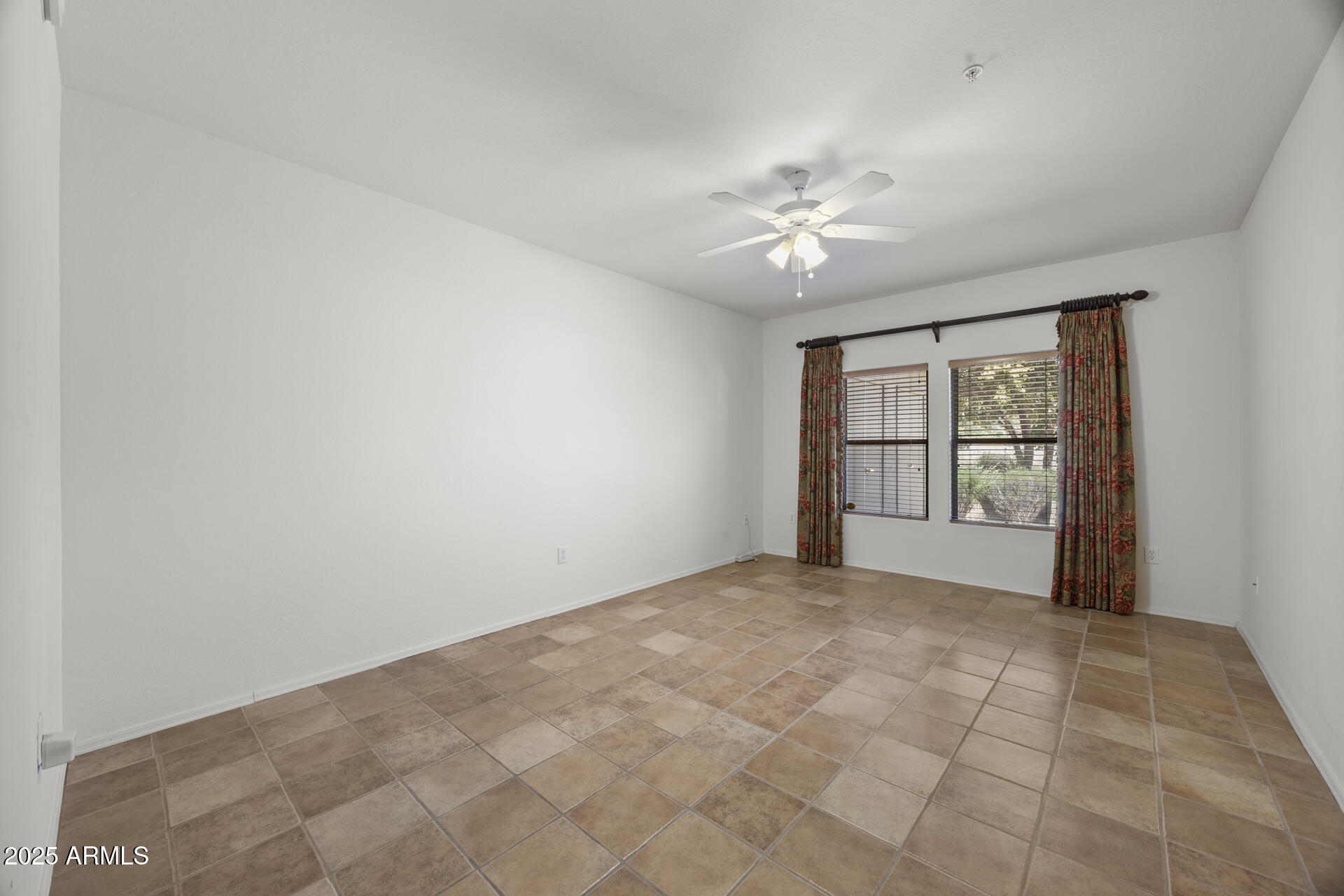 19700 N 76TH Street, 1103