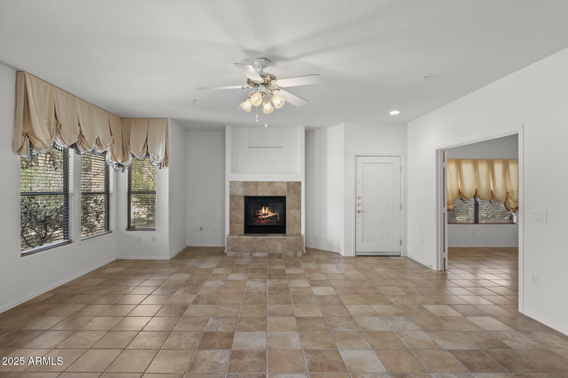 19700 N 76TH Street, 1103