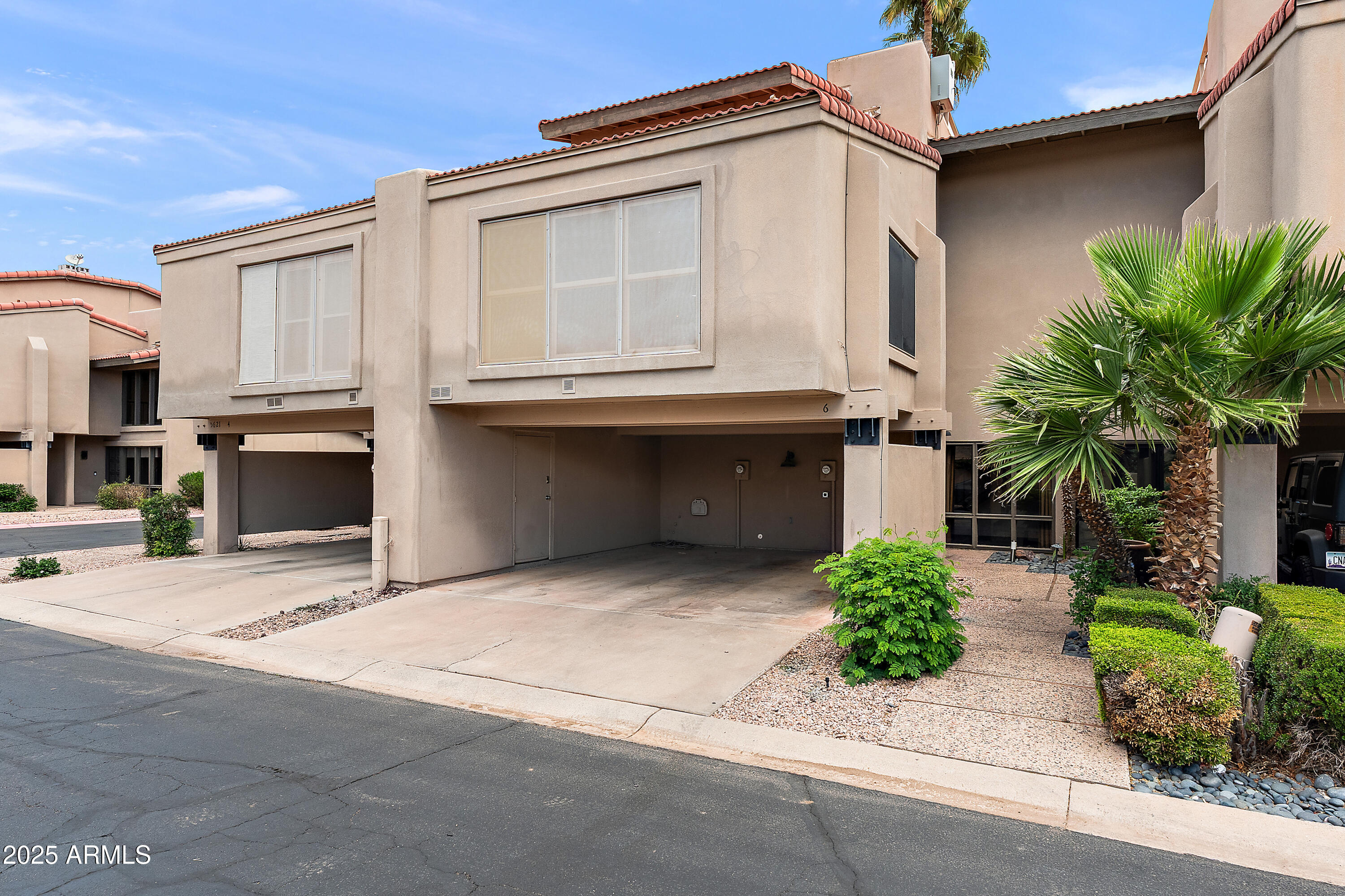 5621 N 79TH Street, 6