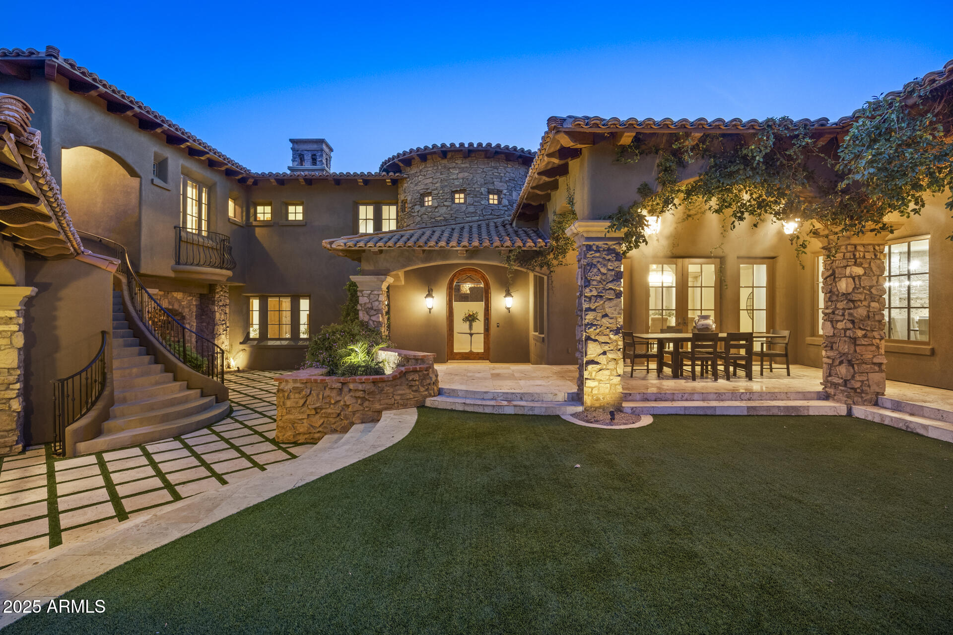 9290 E THOMPSON PEAK Parkway, 470