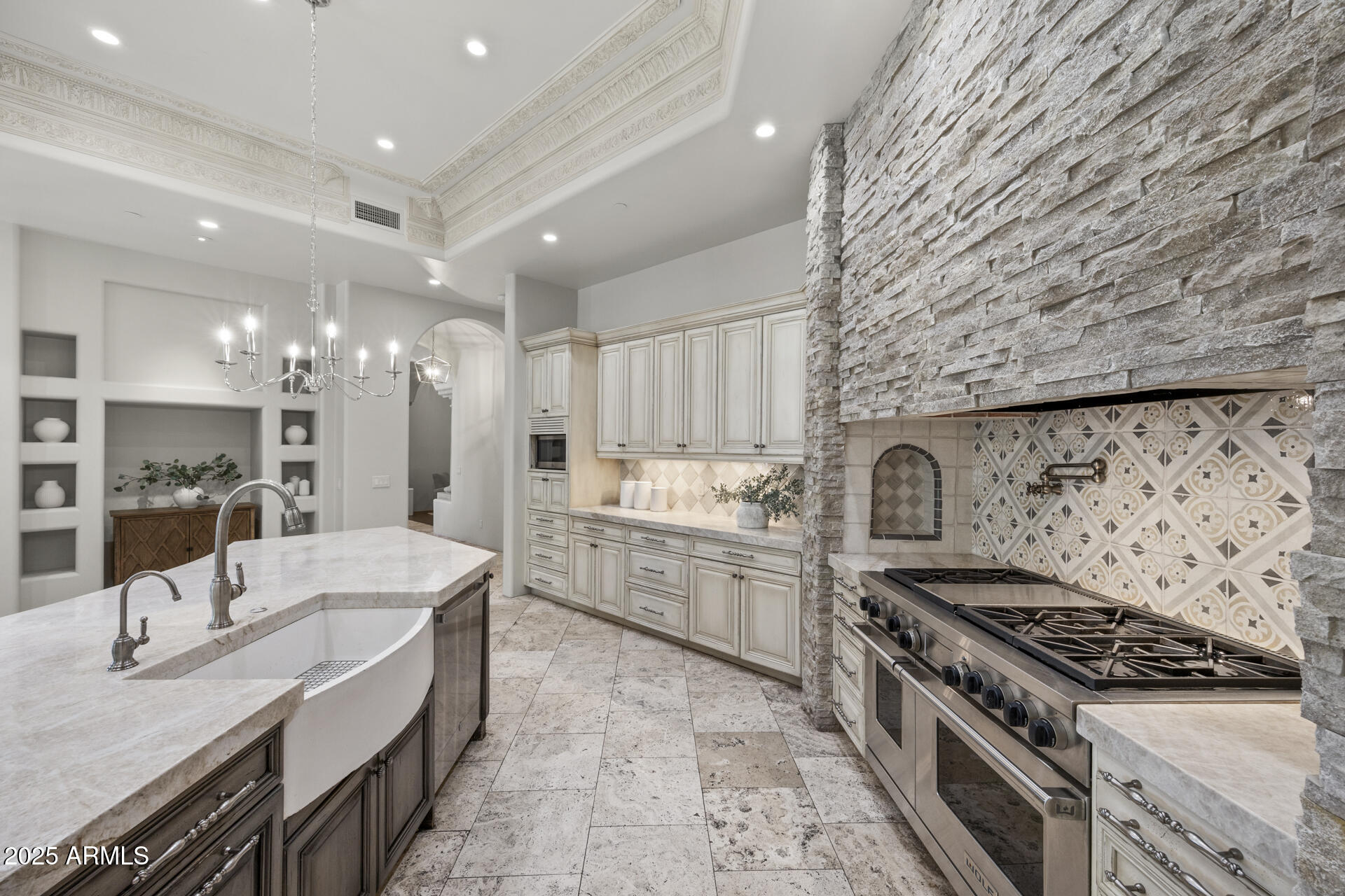 9290 E THOMPSON PEAK Parkway, 470