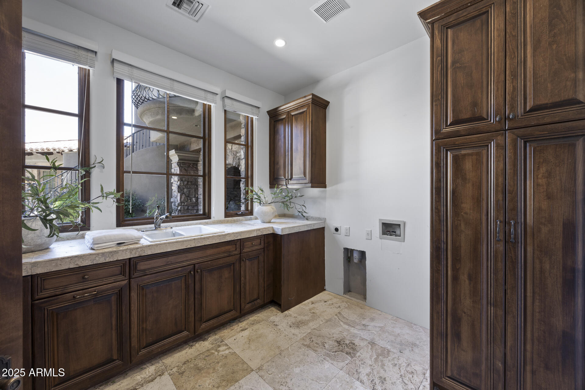 9290 E THOMPSON PEAK Parkway, 470