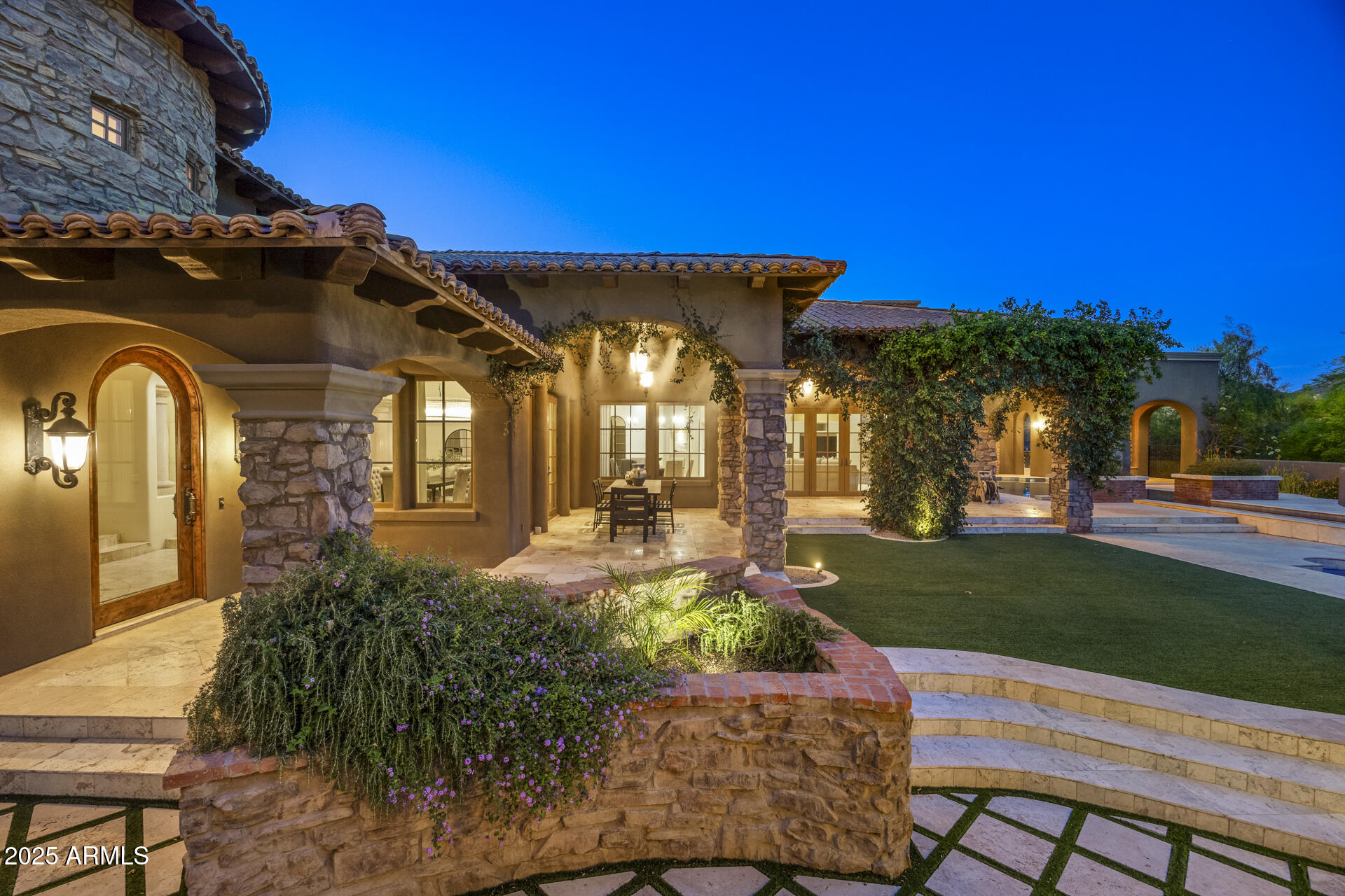 9290 E THOMPSON PEAK Parkway, 470