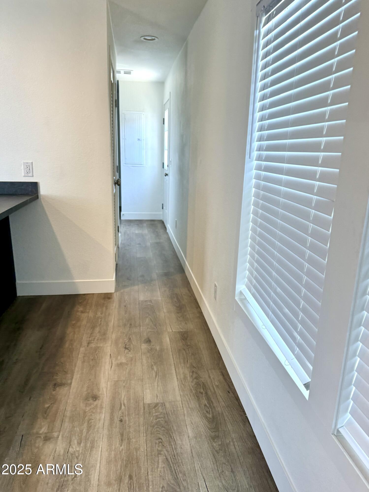 1550 W Southern Avenue, 20