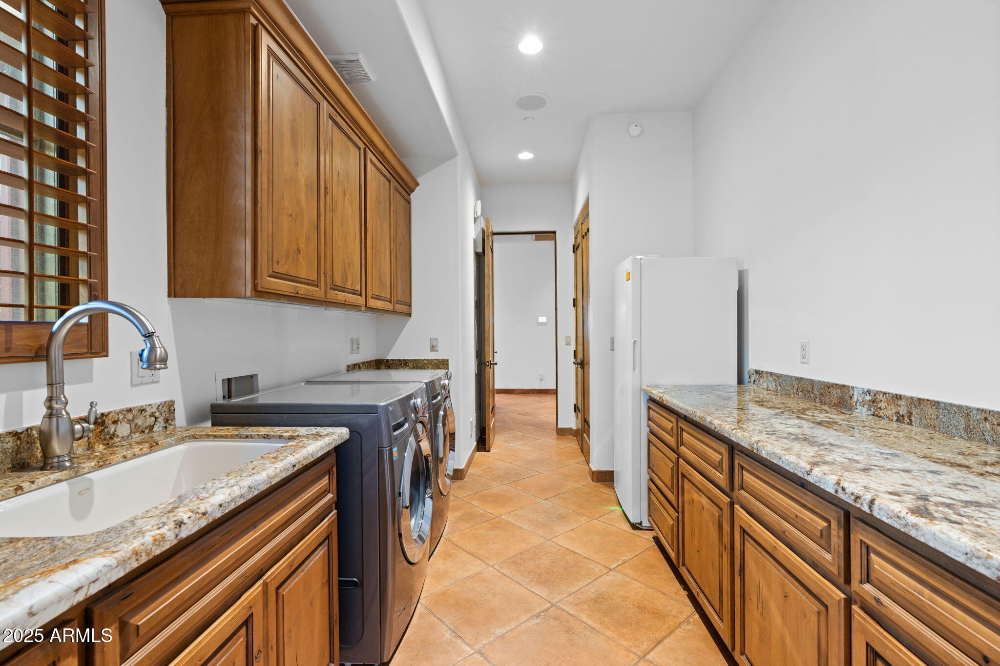 3756 N Rock Wren Court