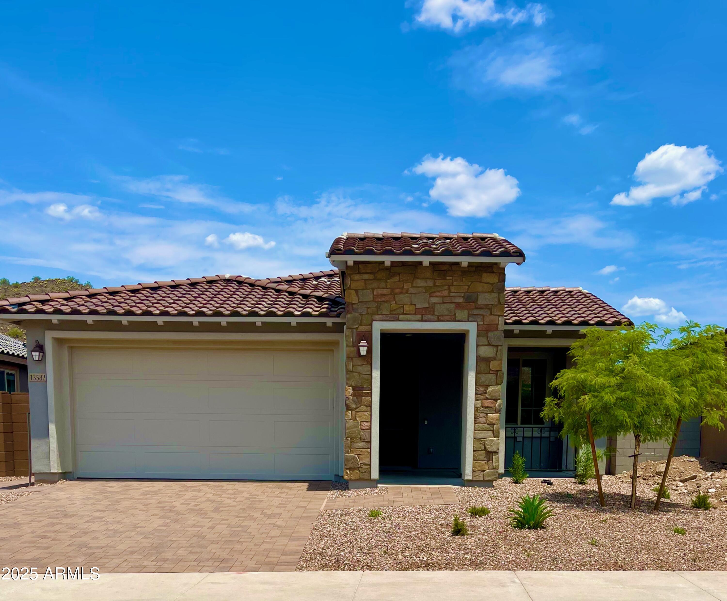 13582 W CALLE DE POMPAS