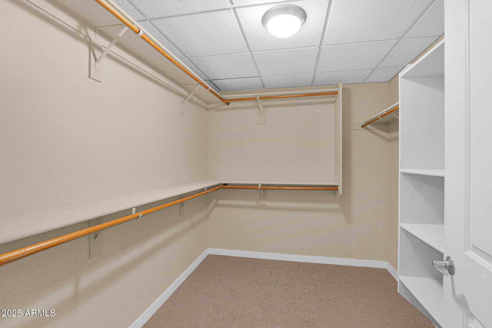 1 E LEXINGTON Avenue, 1101