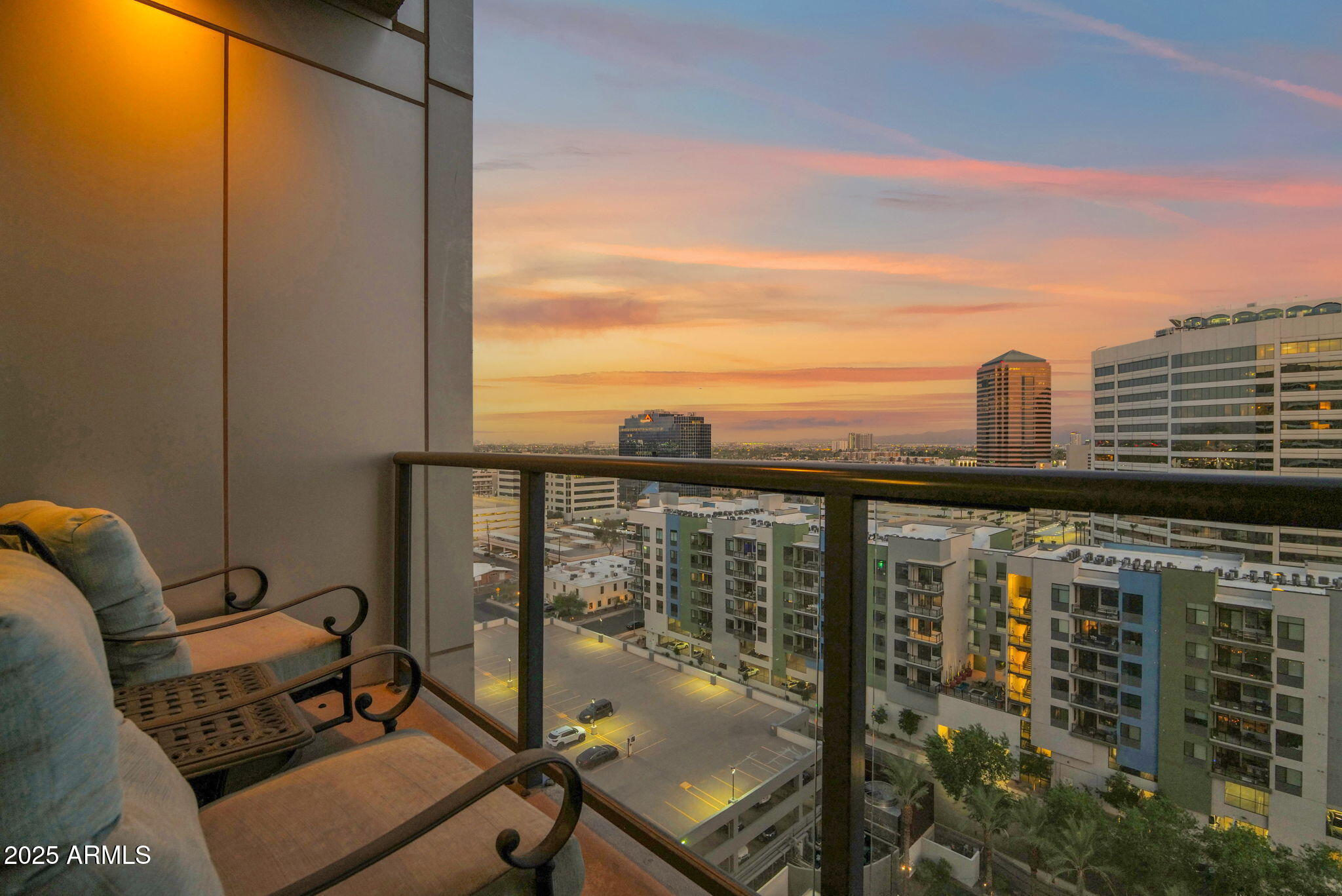 1 E LEXINGTON Avenue, 1101
