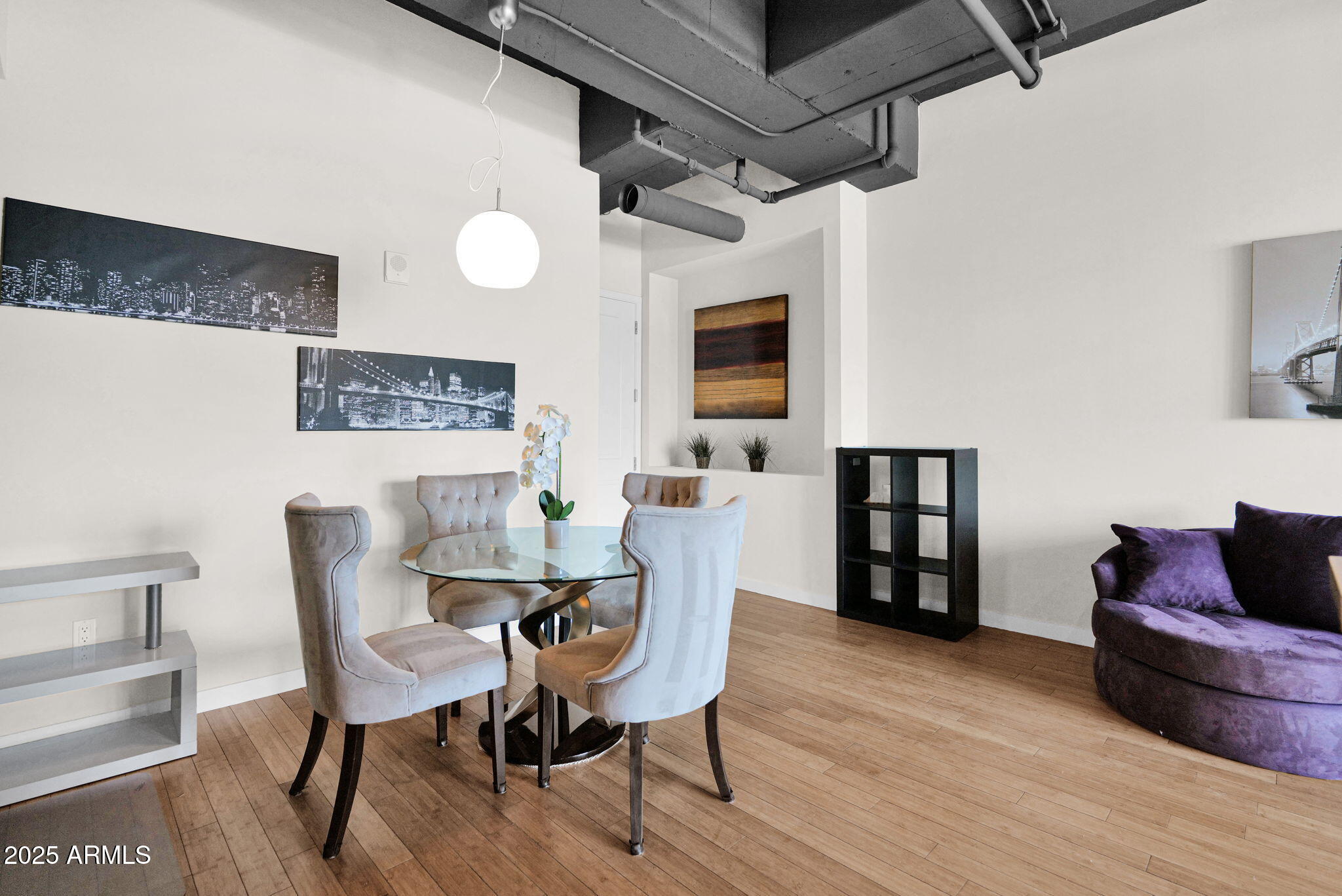 1 E LEXINGTON Avenue, 1101