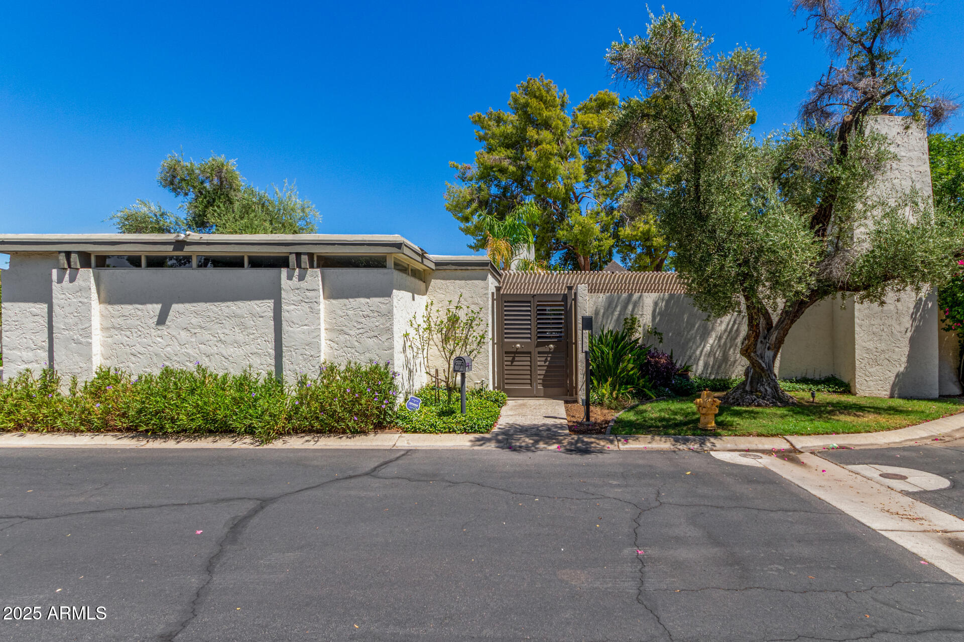 7026 N BARBADOS Place