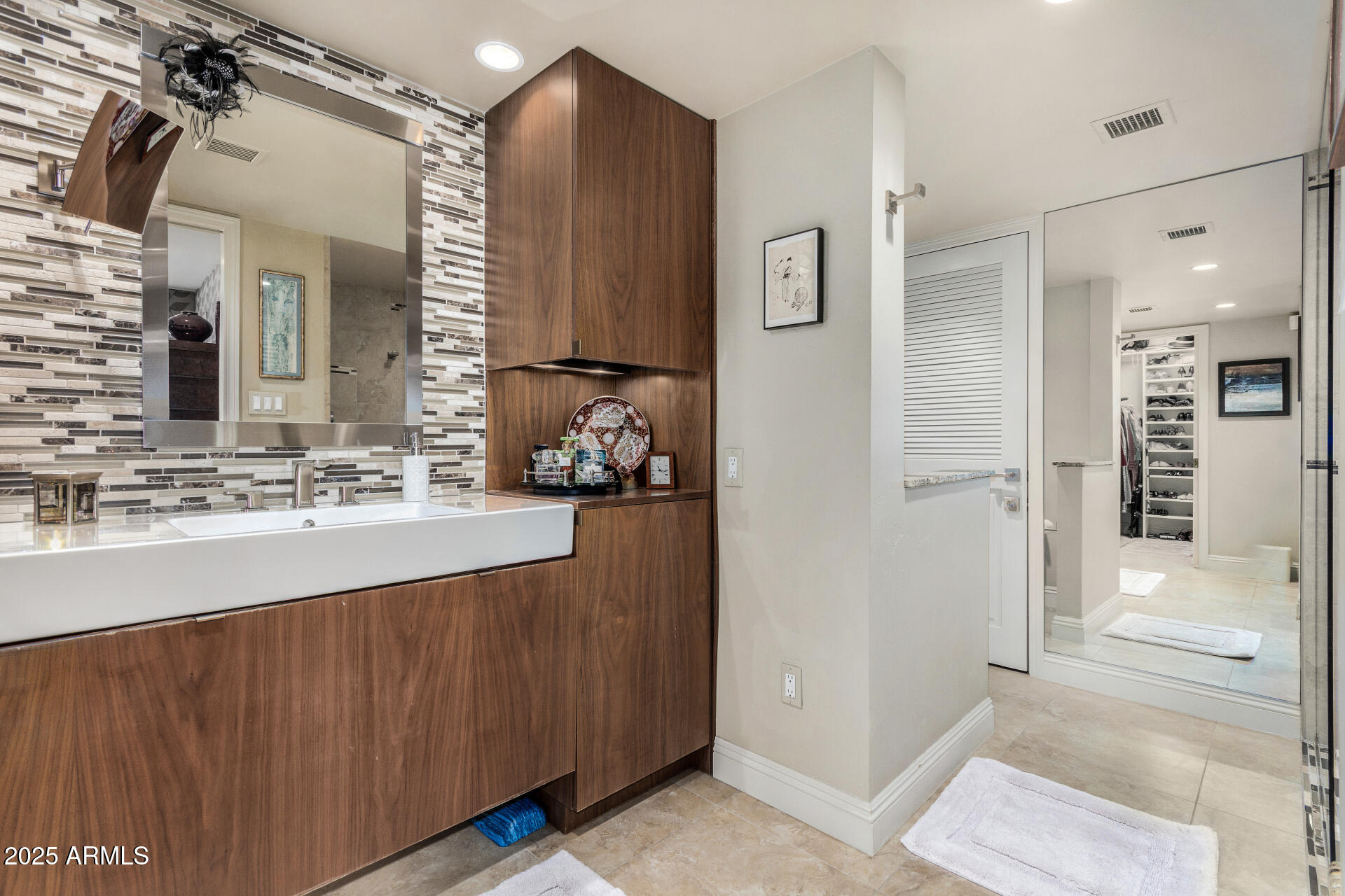 7026 N BARBADOS Place