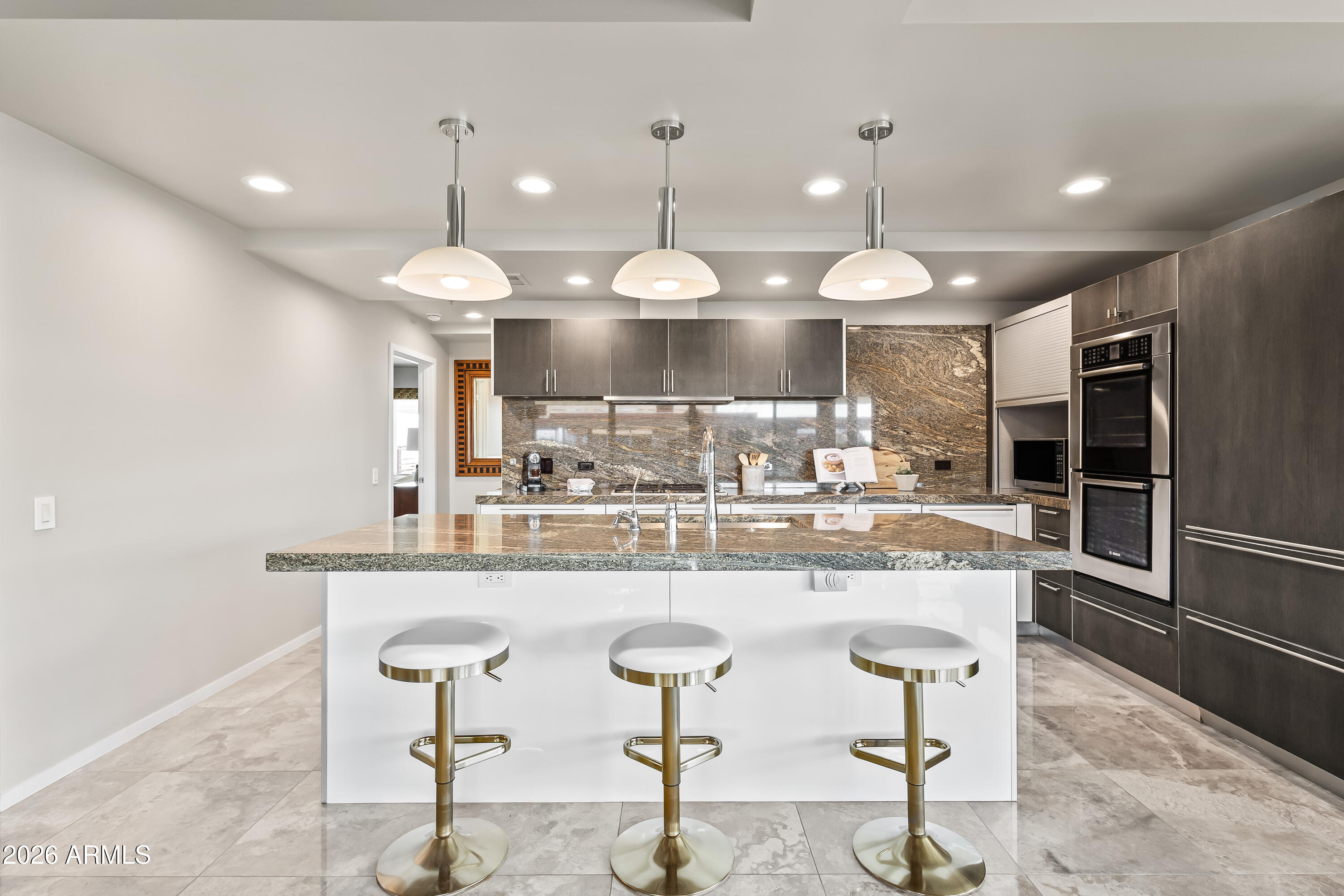 7131 E RANCHO VISTA Drive 7011