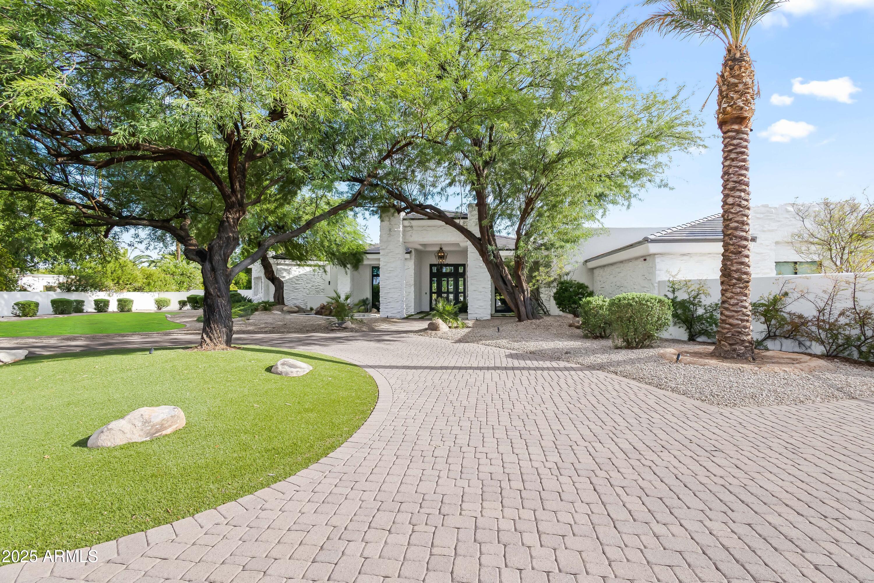 6725 E BELMONT Court