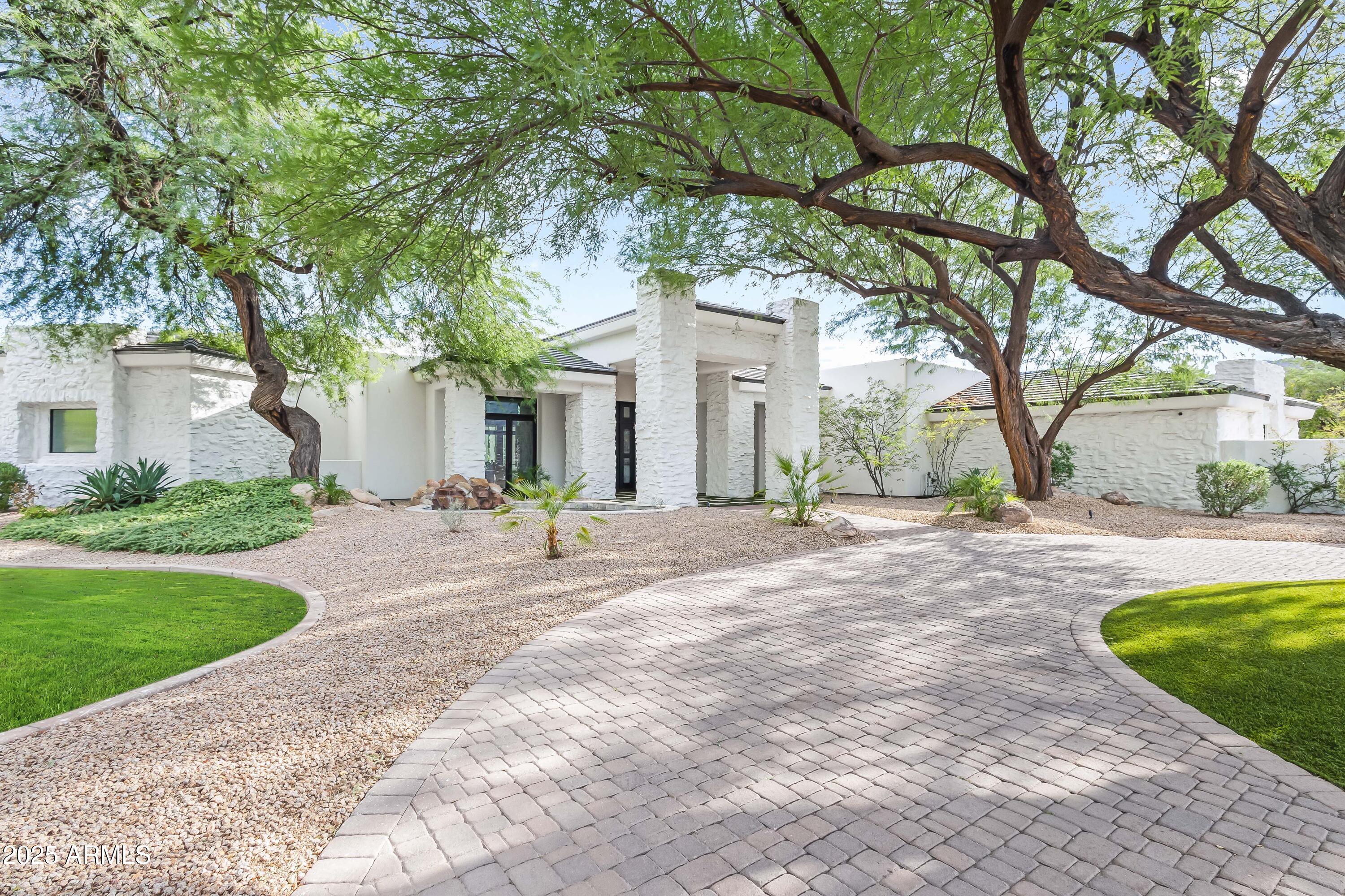 6725 E BELMONT Court
