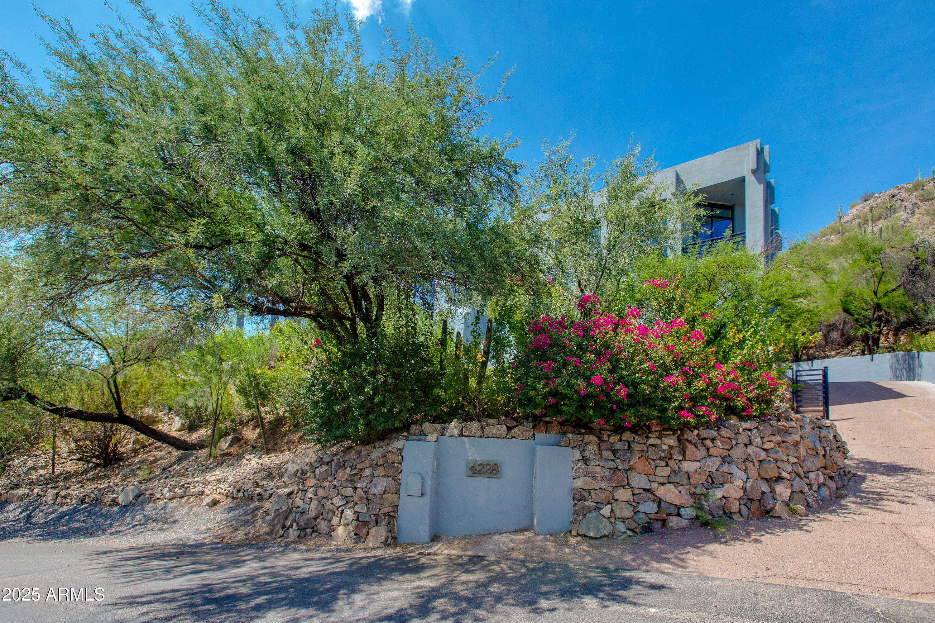 4228 E HIGHLANDS Drive