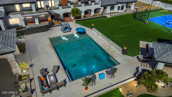4425 N ARCADIA Lane