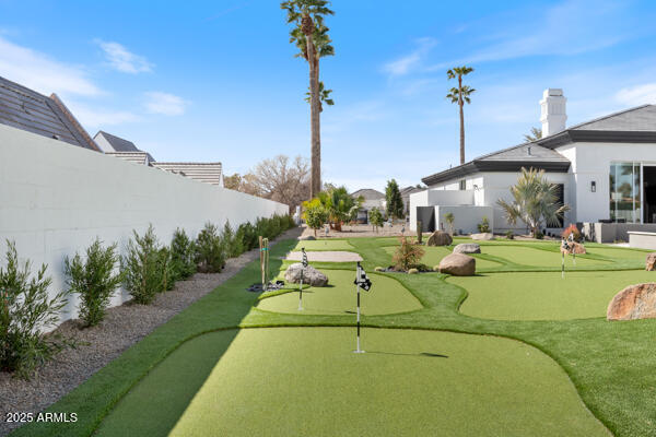 4425 N ARCADIA Lane