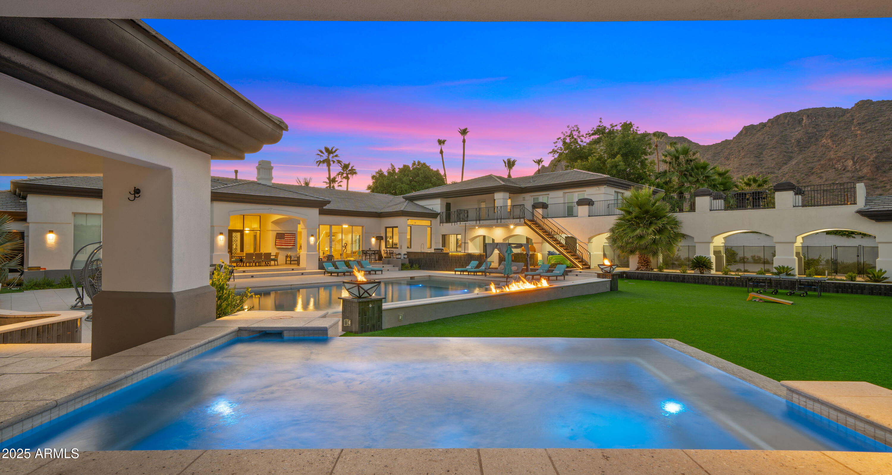 4425 N ARCADIA Lane