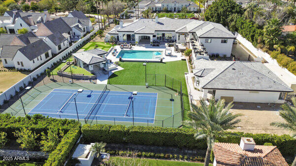 4425 N ARCADIA Lane