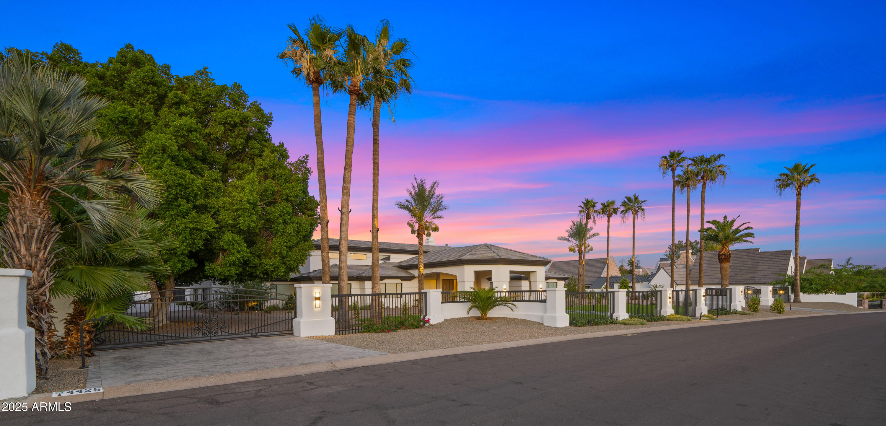 4425 N ARCADIA Lane