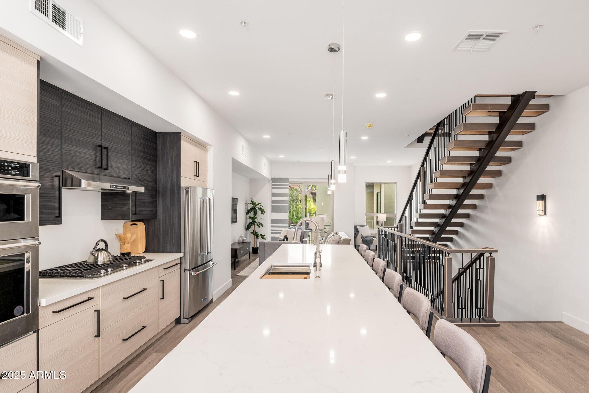 7788 E MAIN Street, 1001