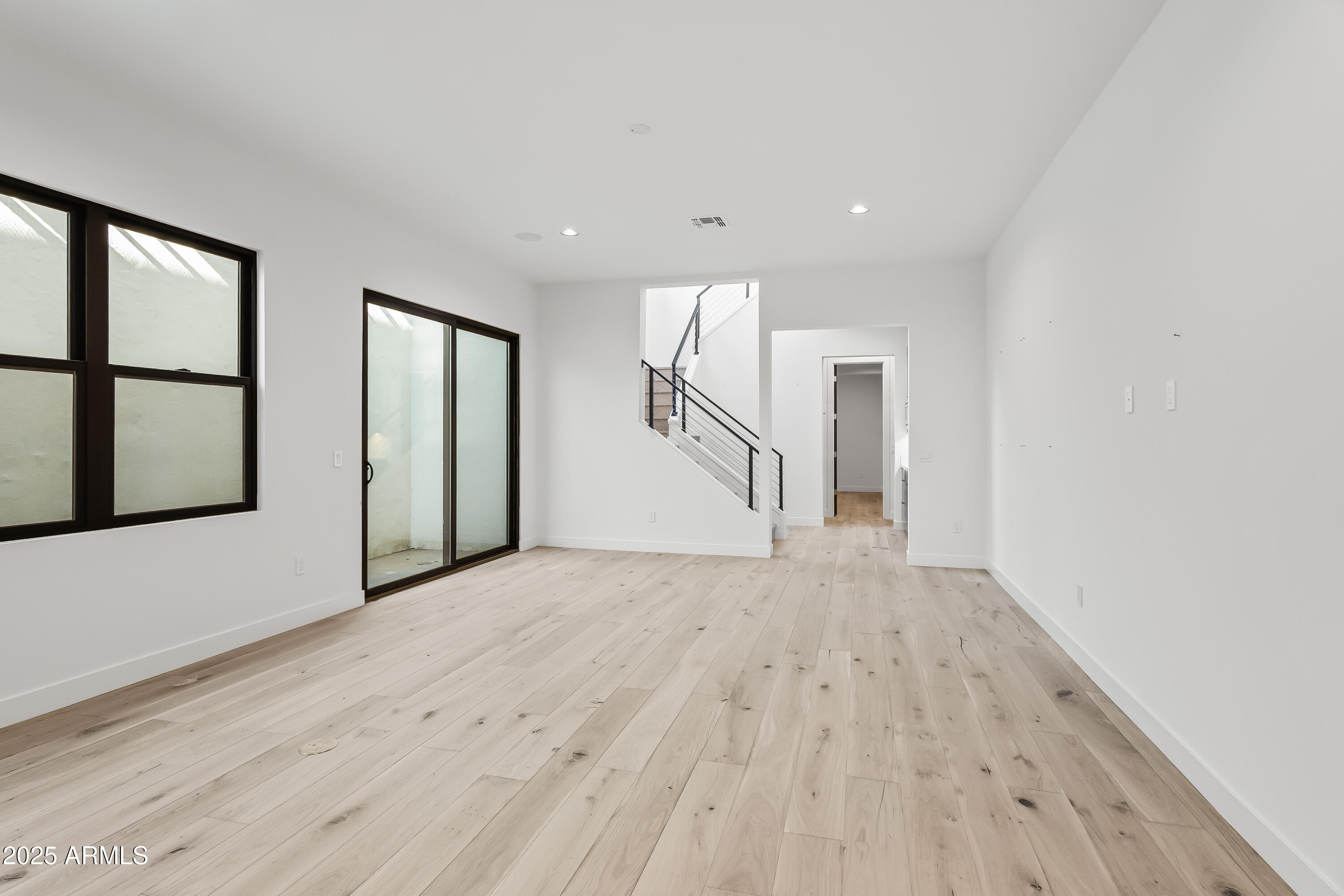 1538 W WAGON WHEEL Drive