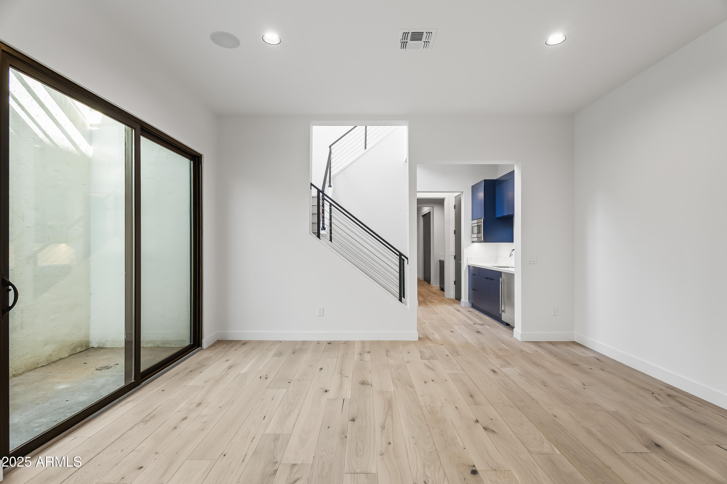 1538 W WAGON WHEEL Drive