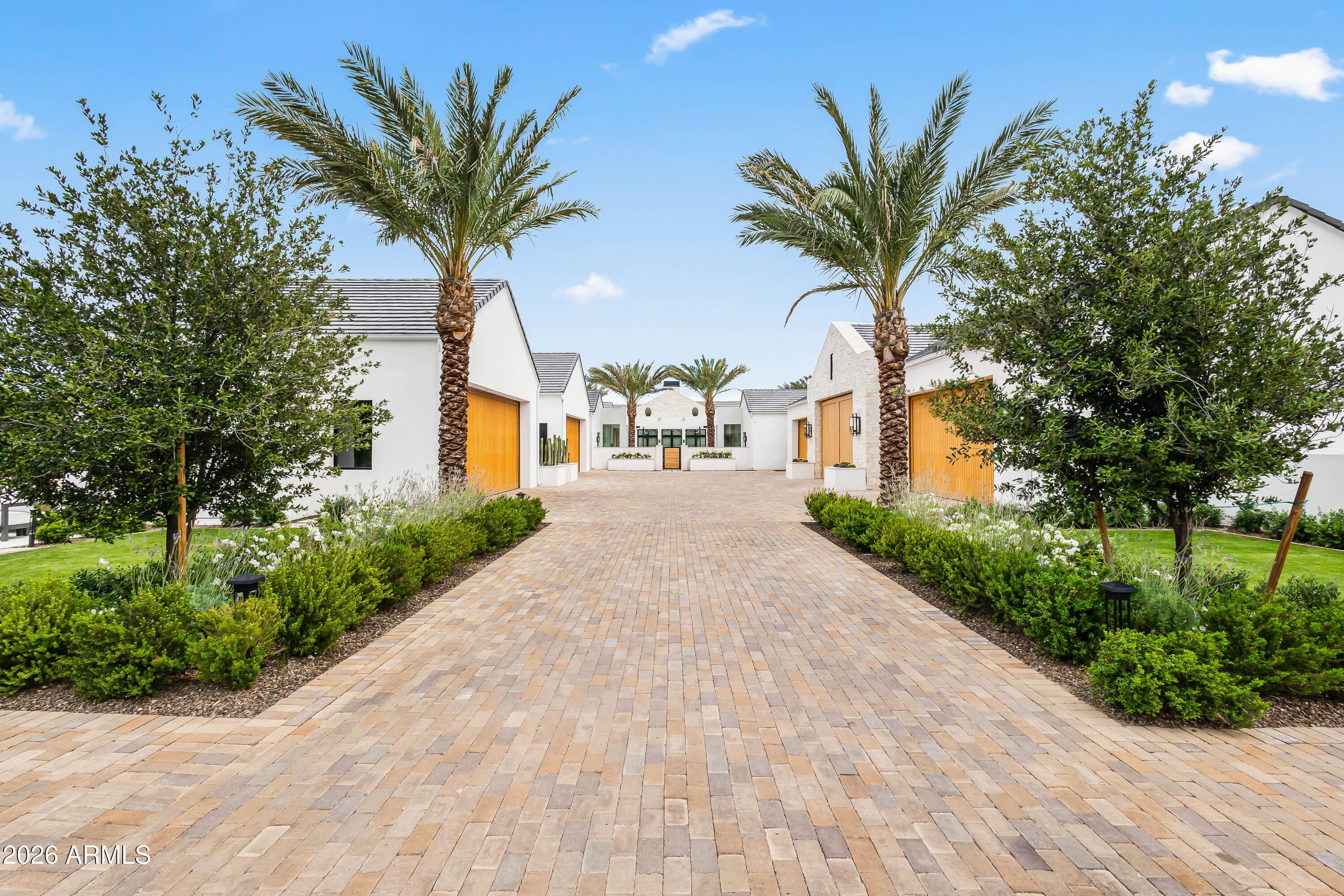 5531 E MOCKINGBIRD Lane