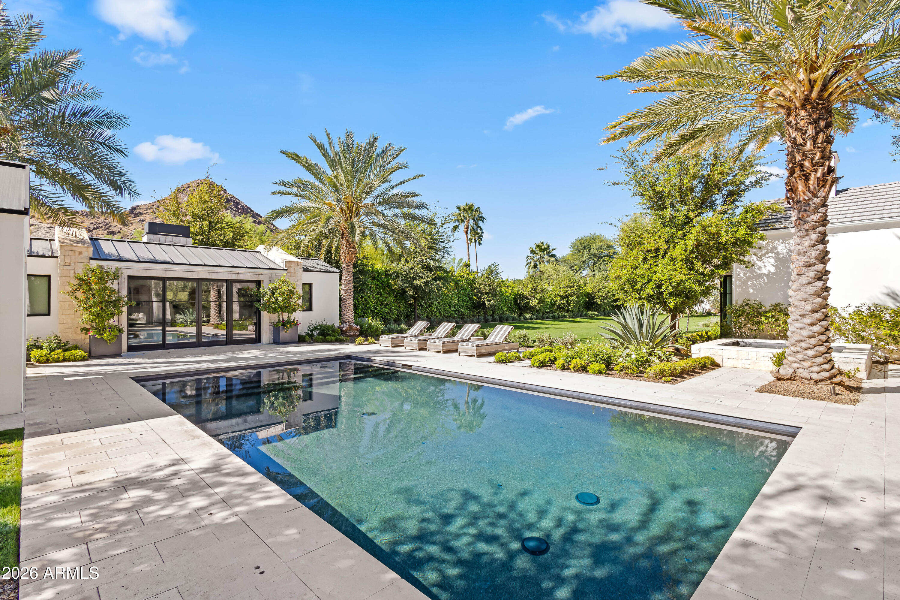 5531 E MOCKINGBIRD Lane