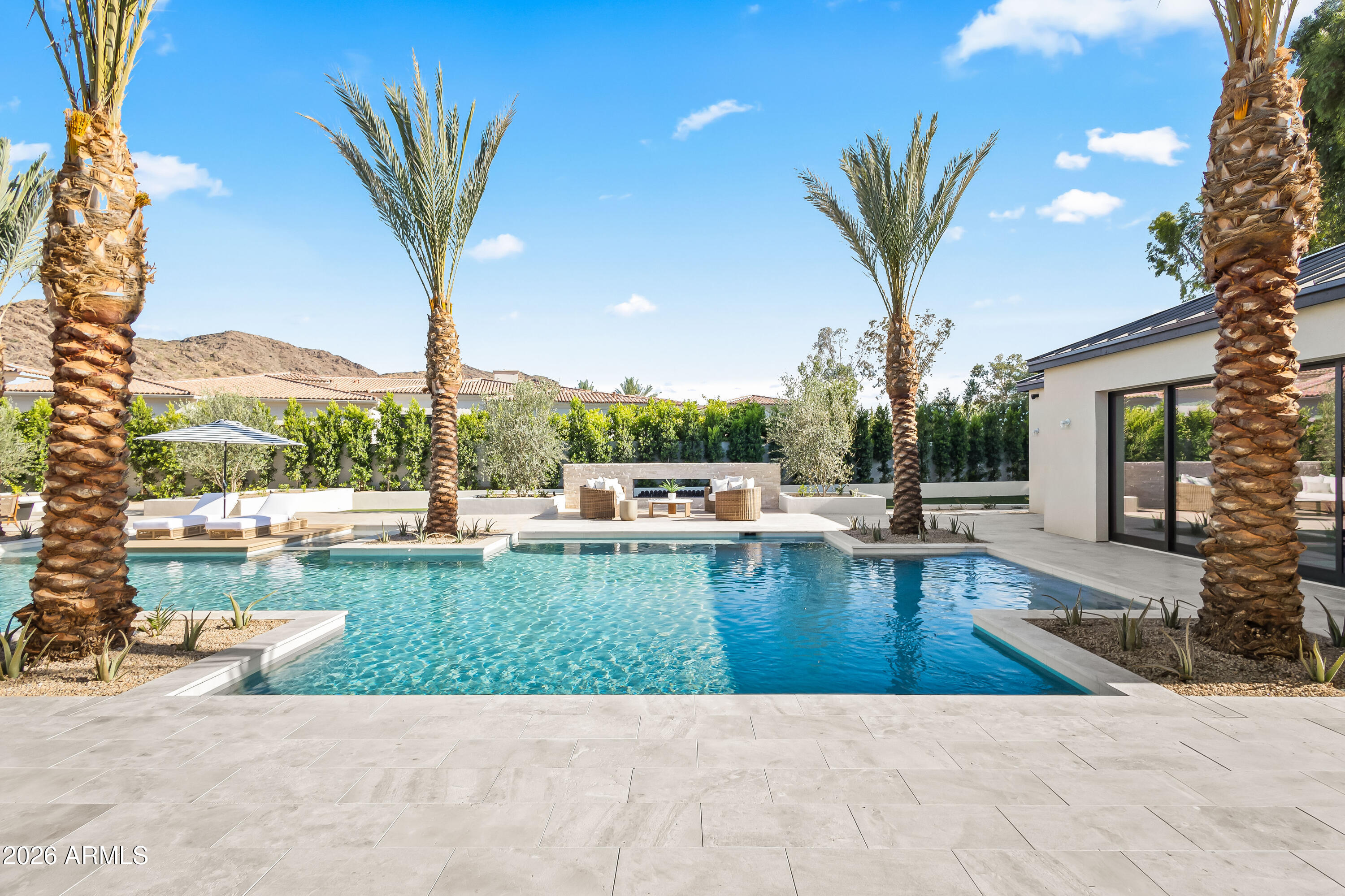 5225 E MOCKINGBIRD Lane