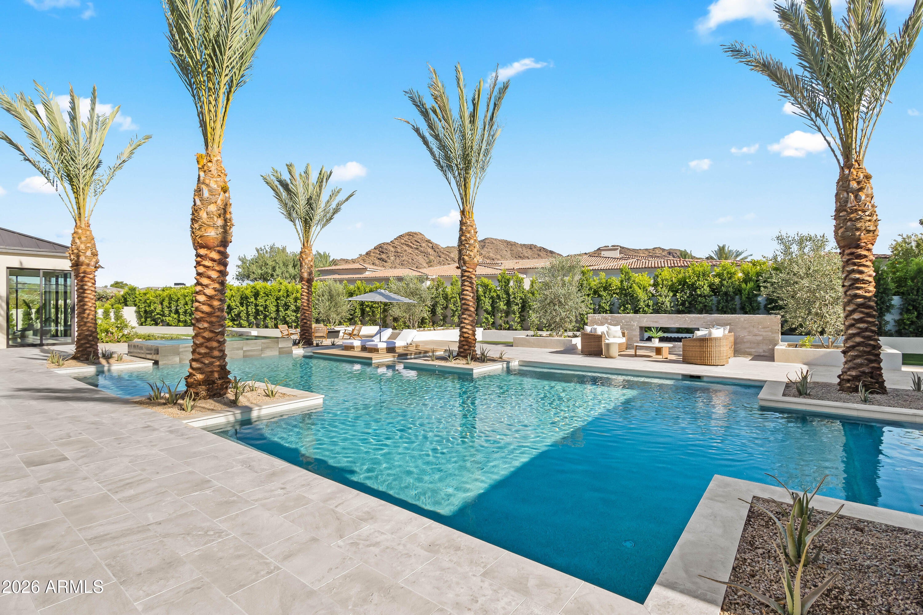 5225 E MOCKINGBIRD Lane