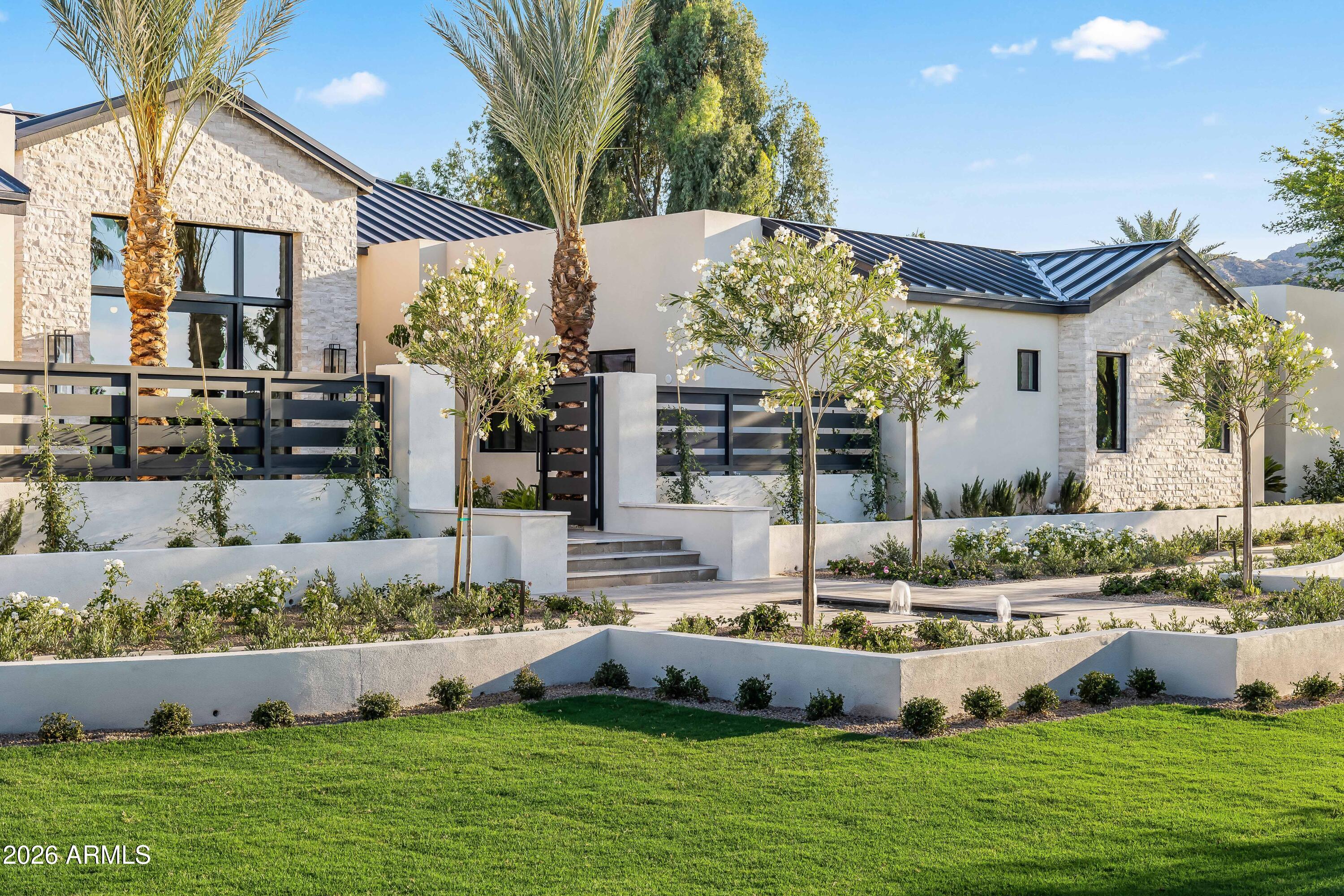 5225 E MOCKINGBIRD Lane